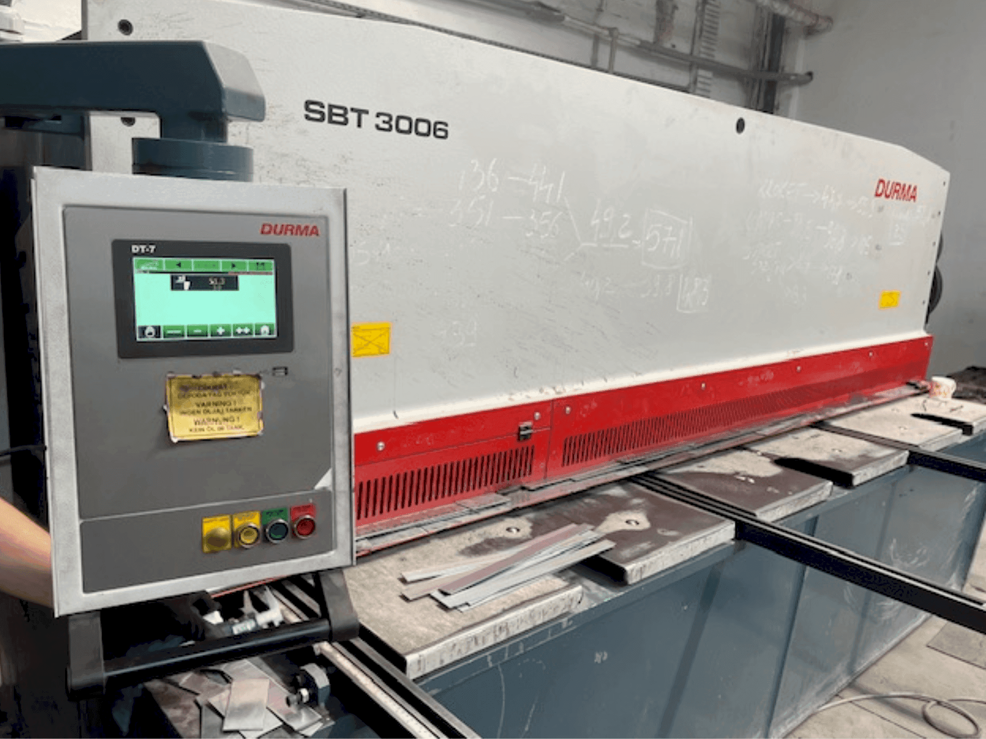 Durma SBT 3006-maskinen framifrån