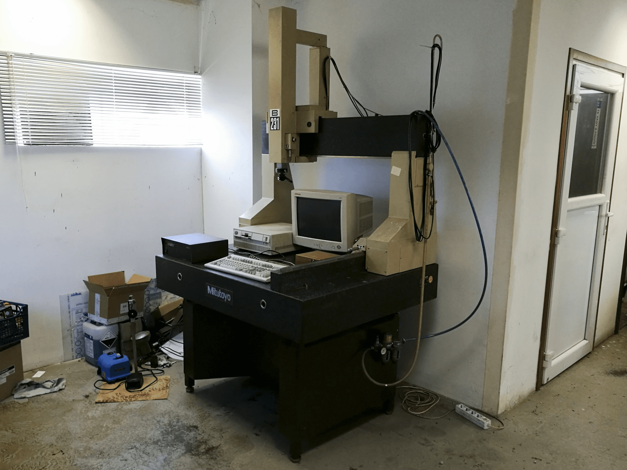 Mitutoyo-maskinen sedd från högerB-231