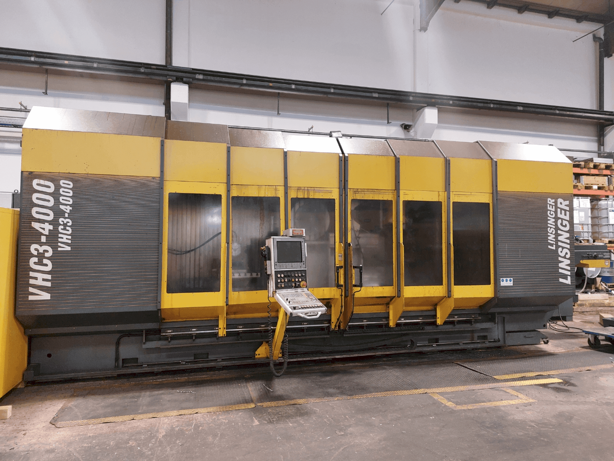 AXA VHC 3-4000 M/2E-maskinen framifrån