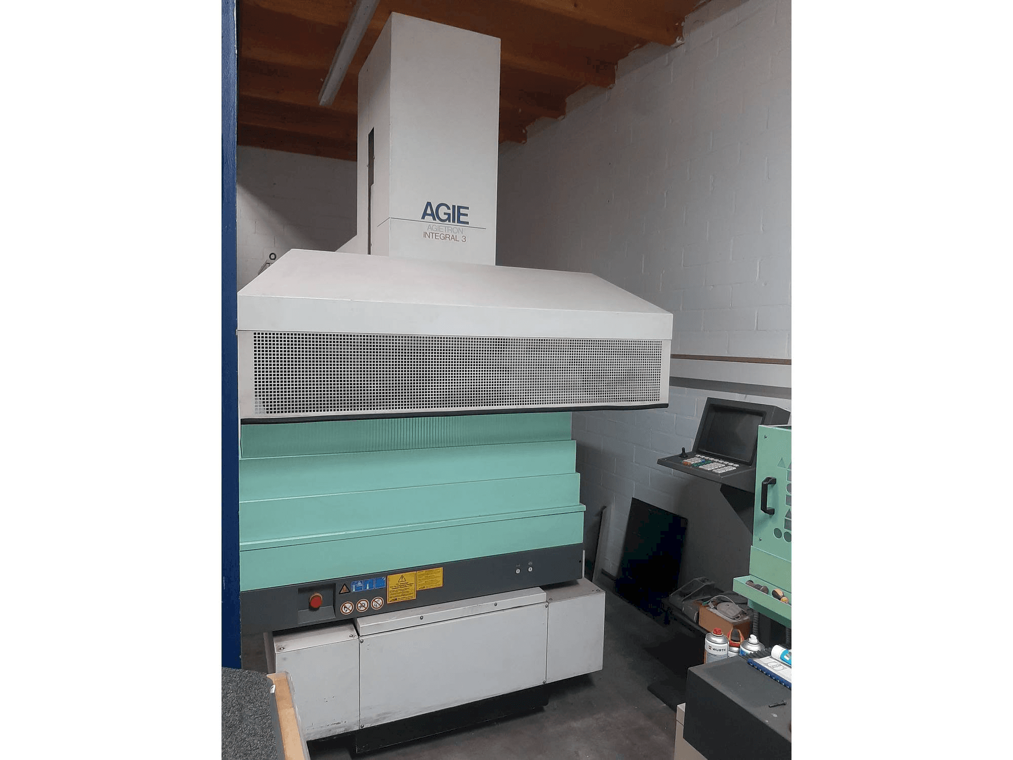 AGIE Agietron Integral 3-maskinen framifrån