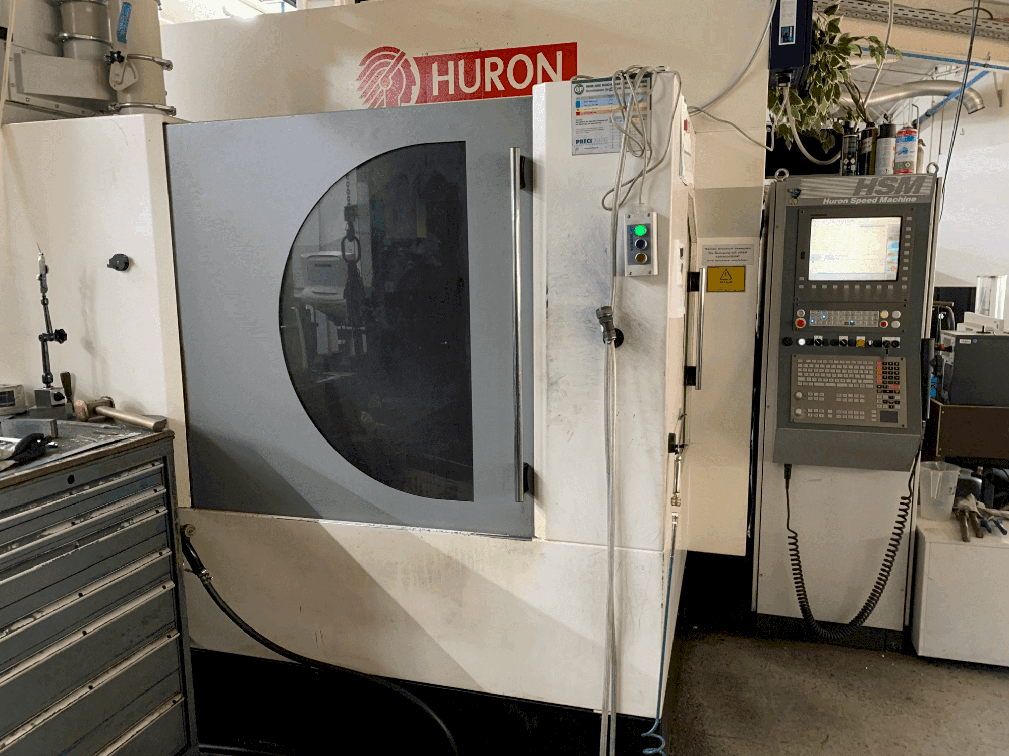 Huron K2X10-maskinen framifrån