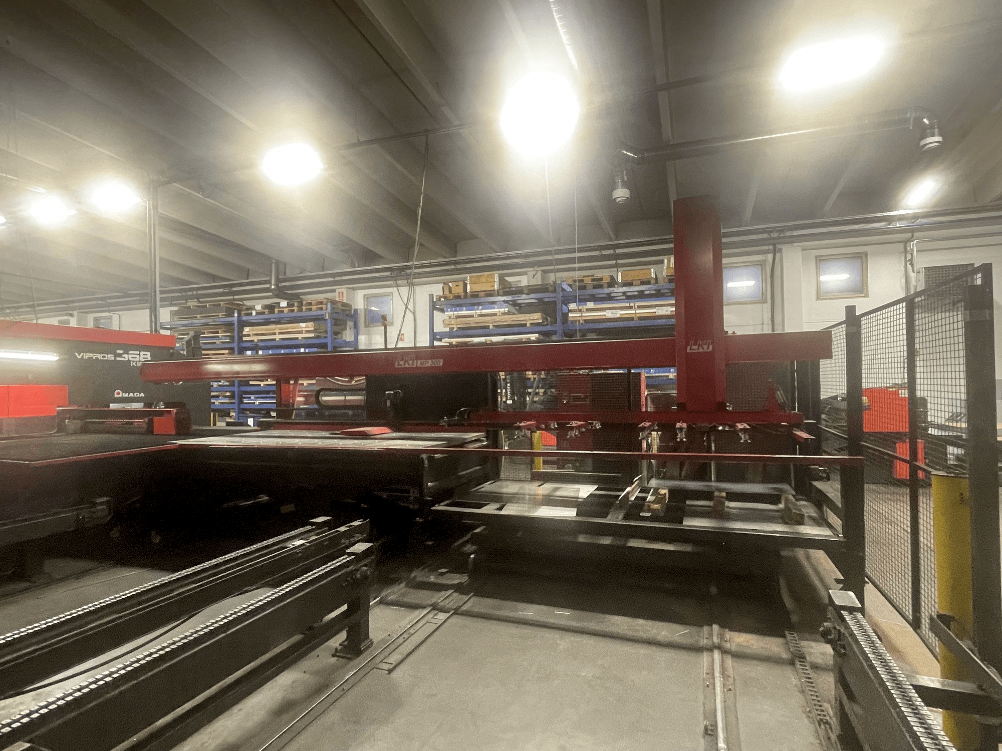 Fms LINE AMADA-maskinen framifrån