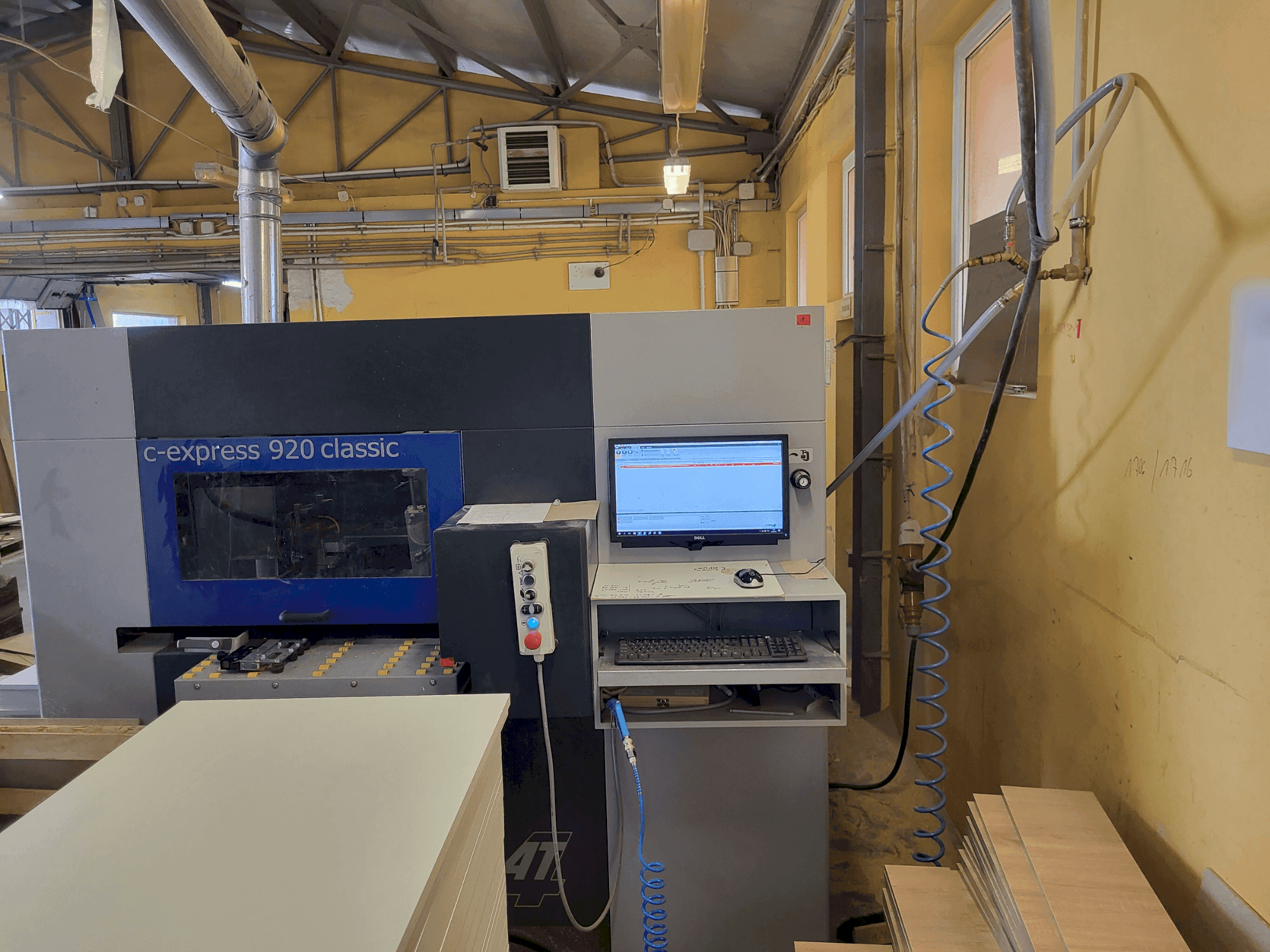 FELDER FORMAT 4 C-Express Classic-maskinen framifrån