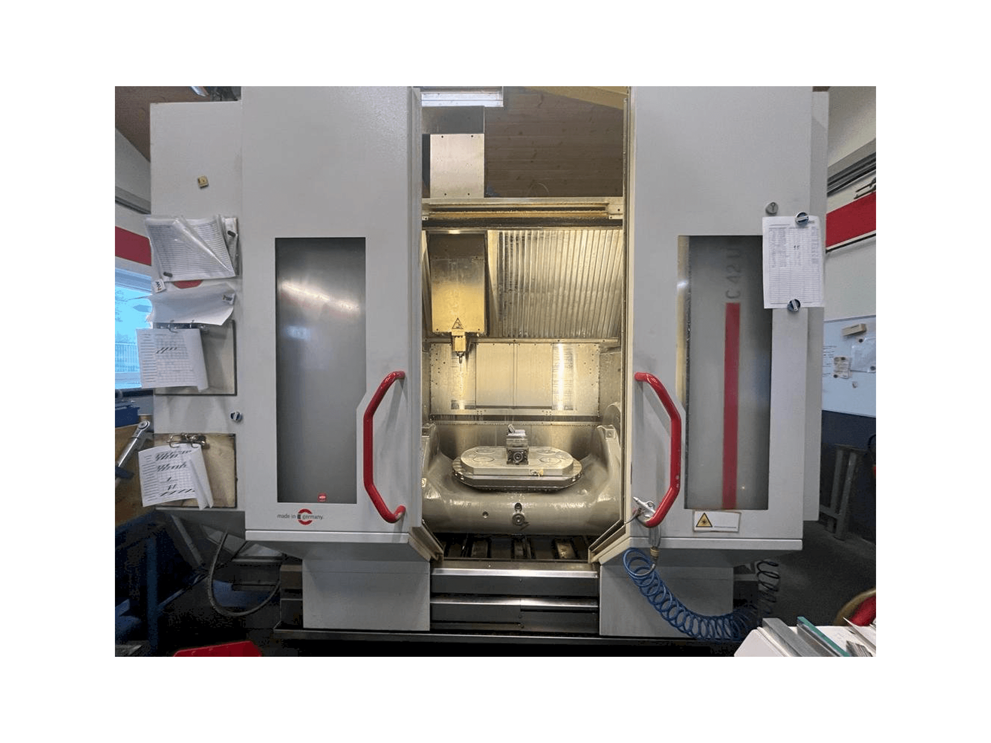 HERMLE C42 U-maskinen framifrån