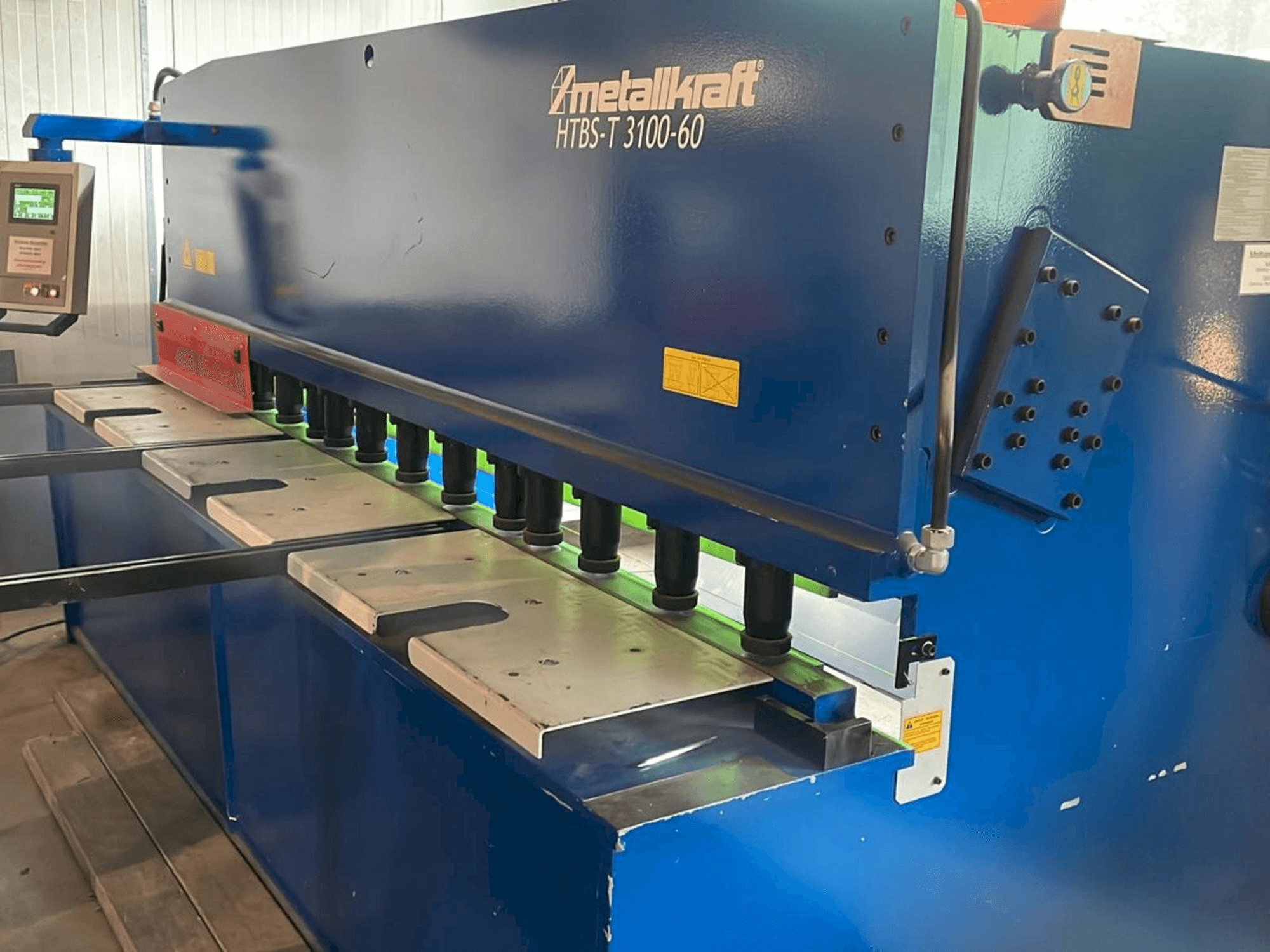 Metallkraft HTBS-T 3100-60-maskinen framifrån