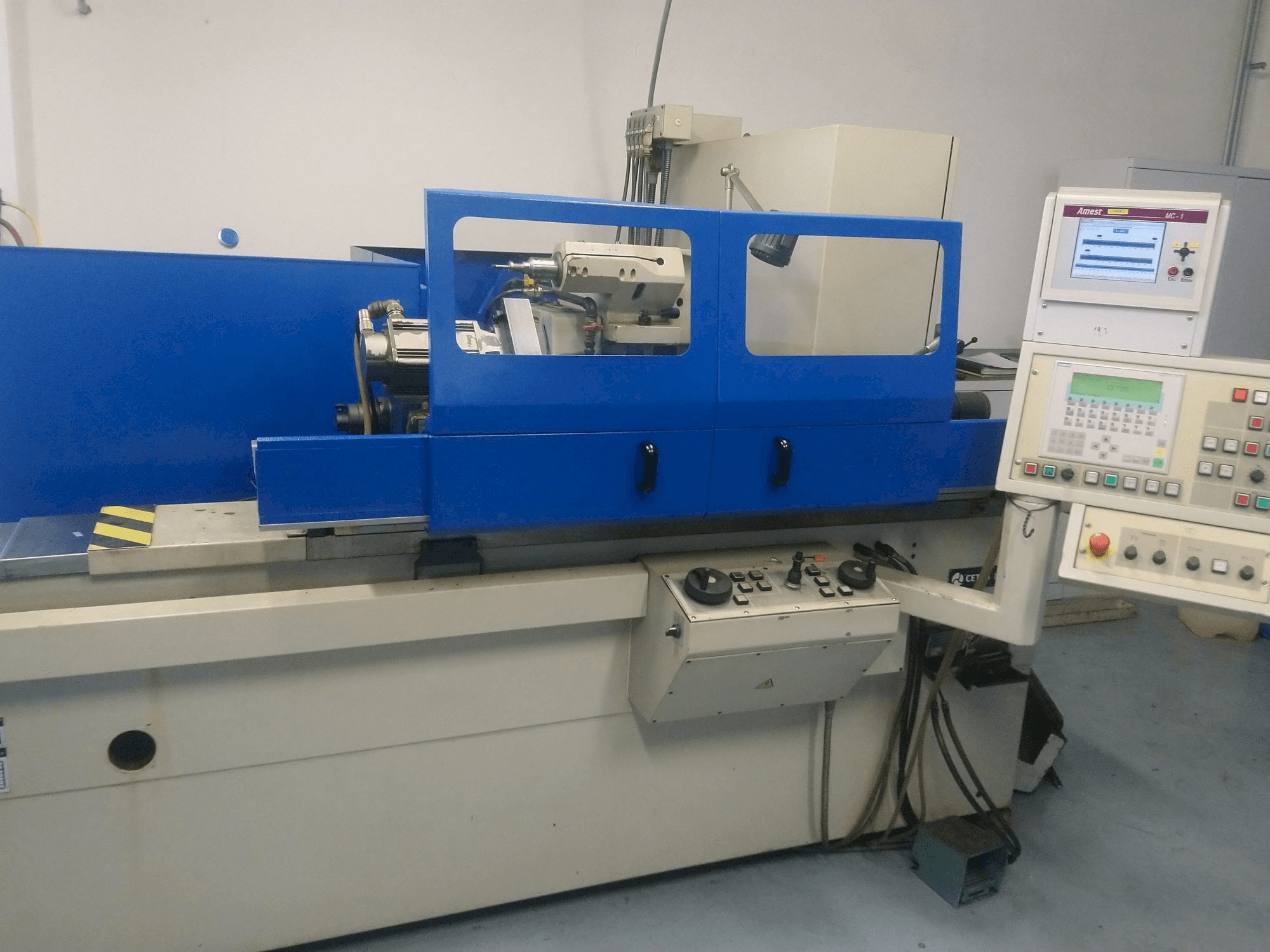 Cetos BUA 25A/750-maskinen framifrån