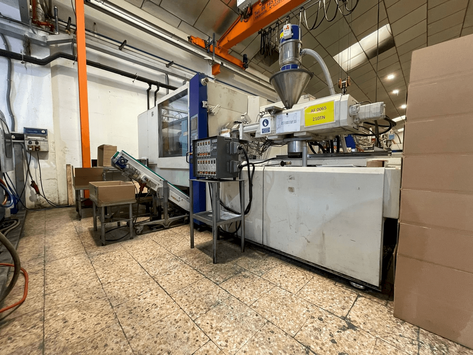 Battenfeld HM 210/1000 S-maskinen sedd från höger sida