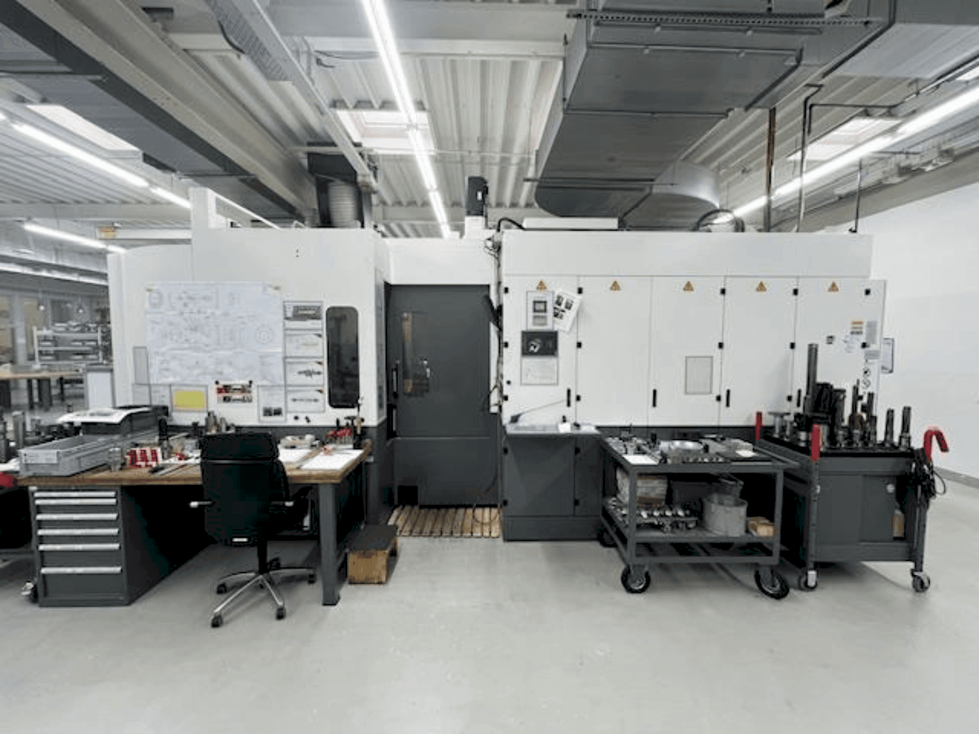 HULLER HILLE Nbh 170-maskinen framifrån