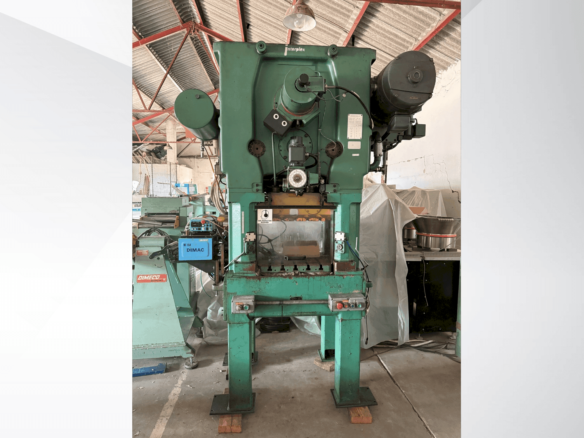 BRUDERER BSTA 25-maskinen framifrån