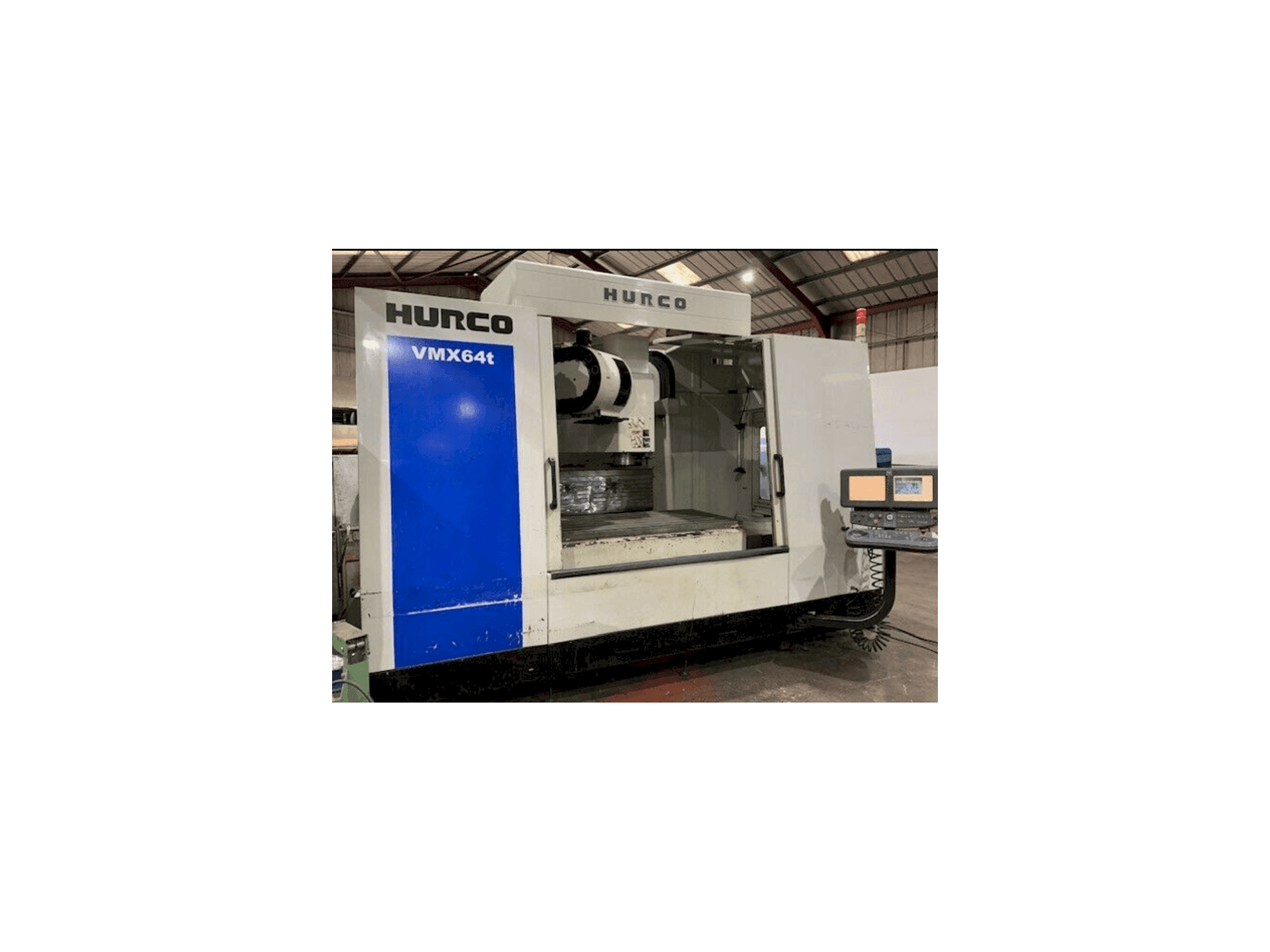 Hurco VMX 64/40T-maskinen sedd från vänster sida