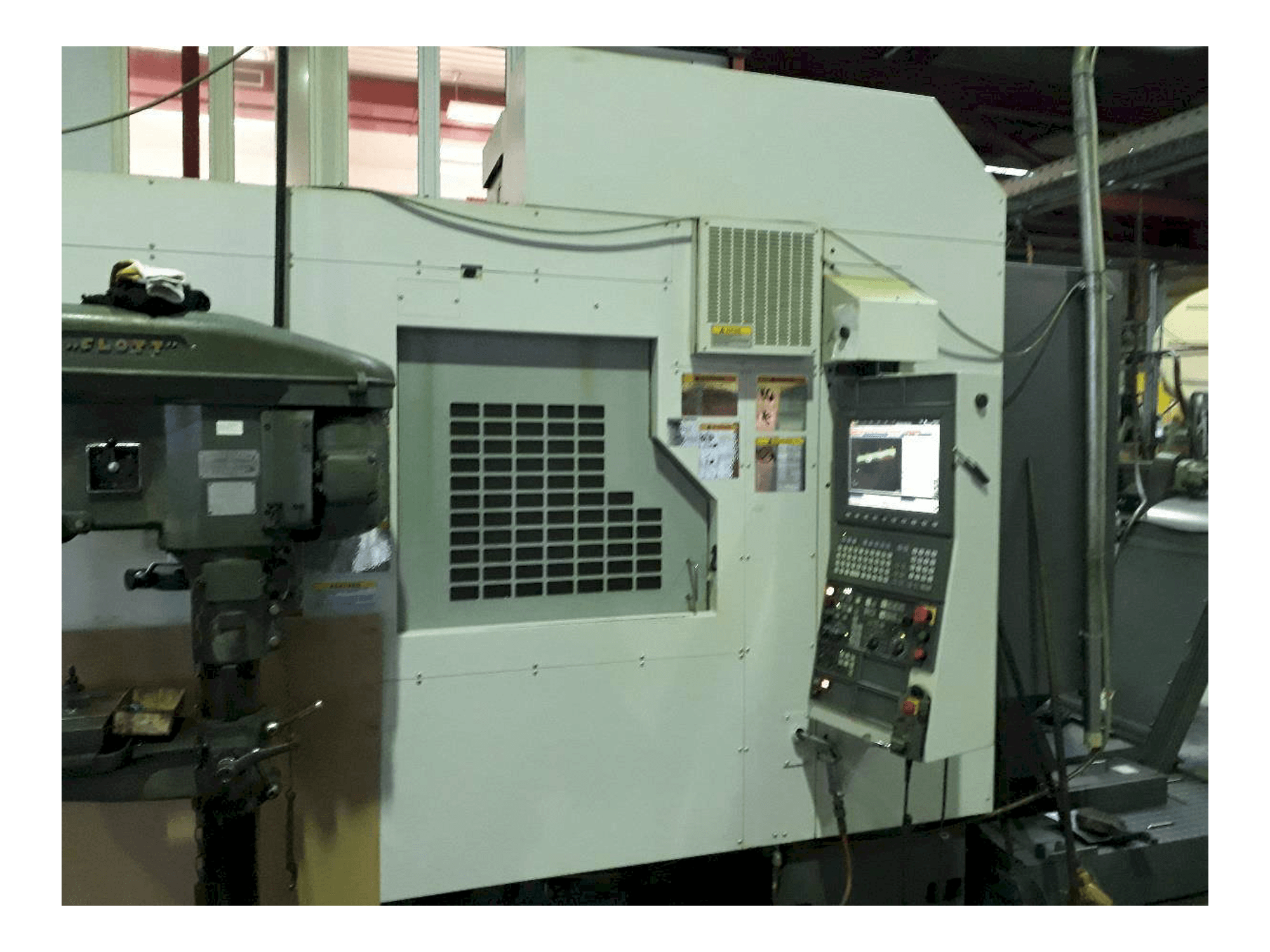 Okuma ACE Center MF-46VA-maskinen framifrån