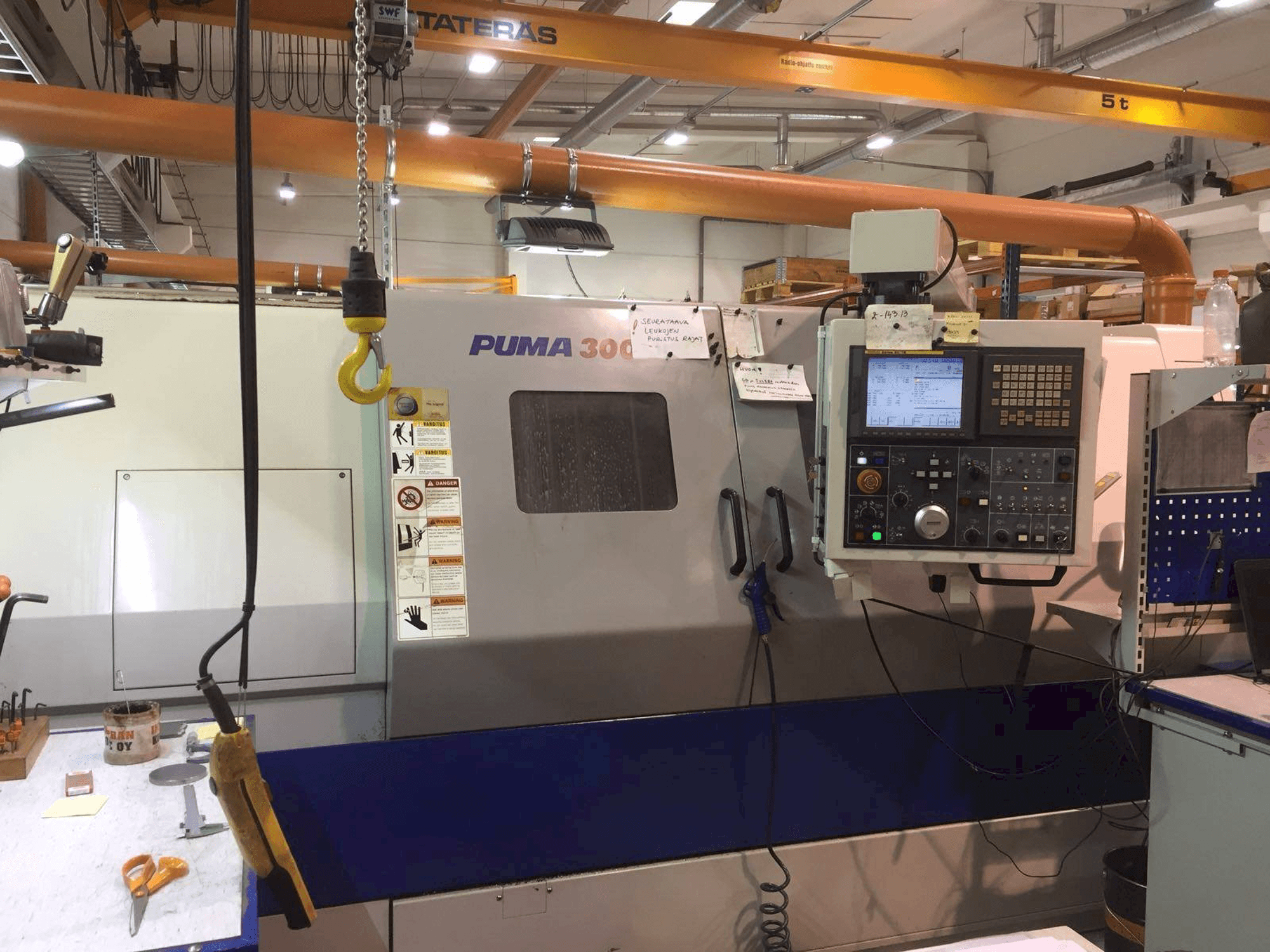 Doosan Puma 300LC-maskinen framifrån