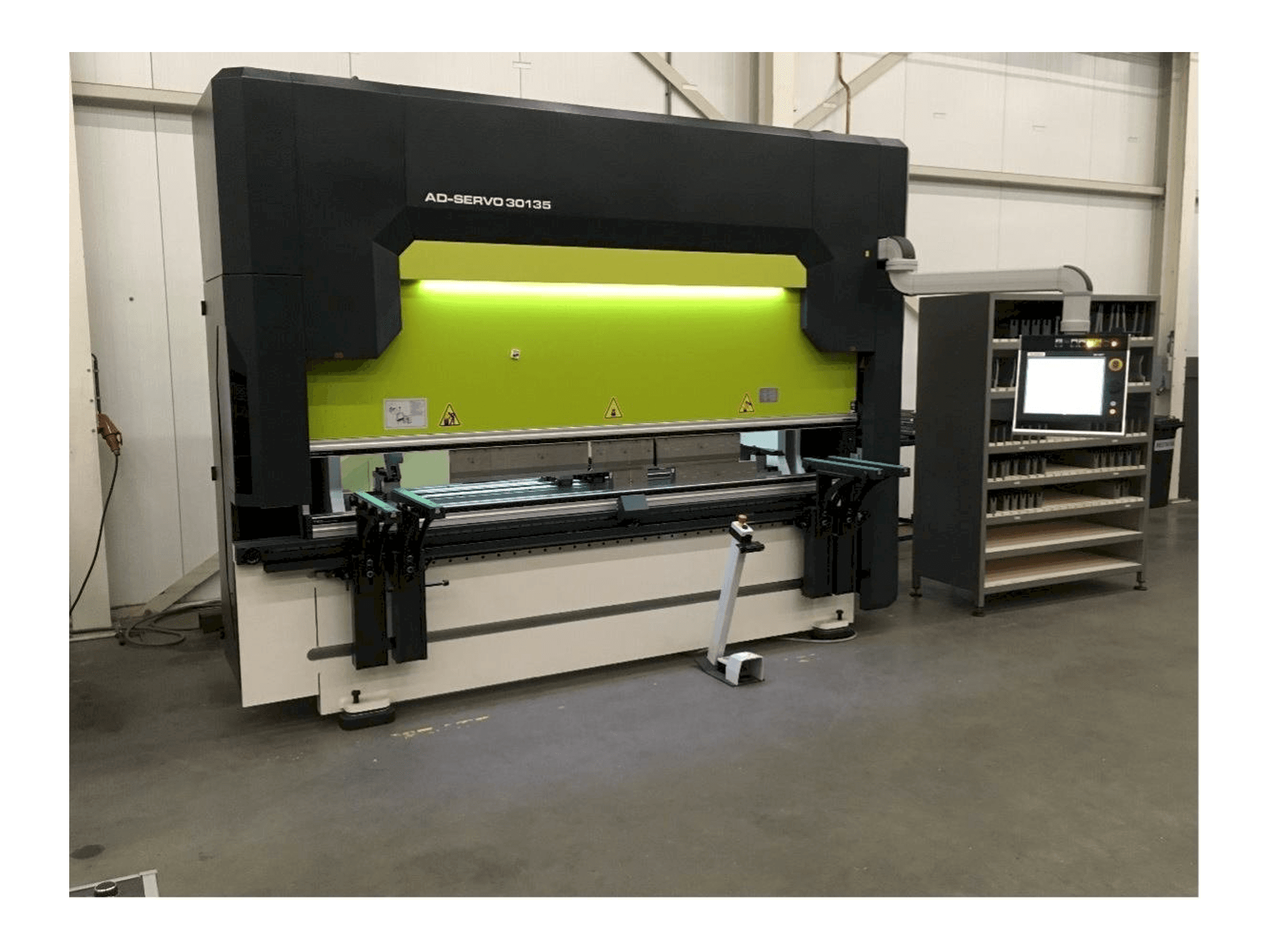 Durma AD-S 30135 Servo-maskinen framifrån