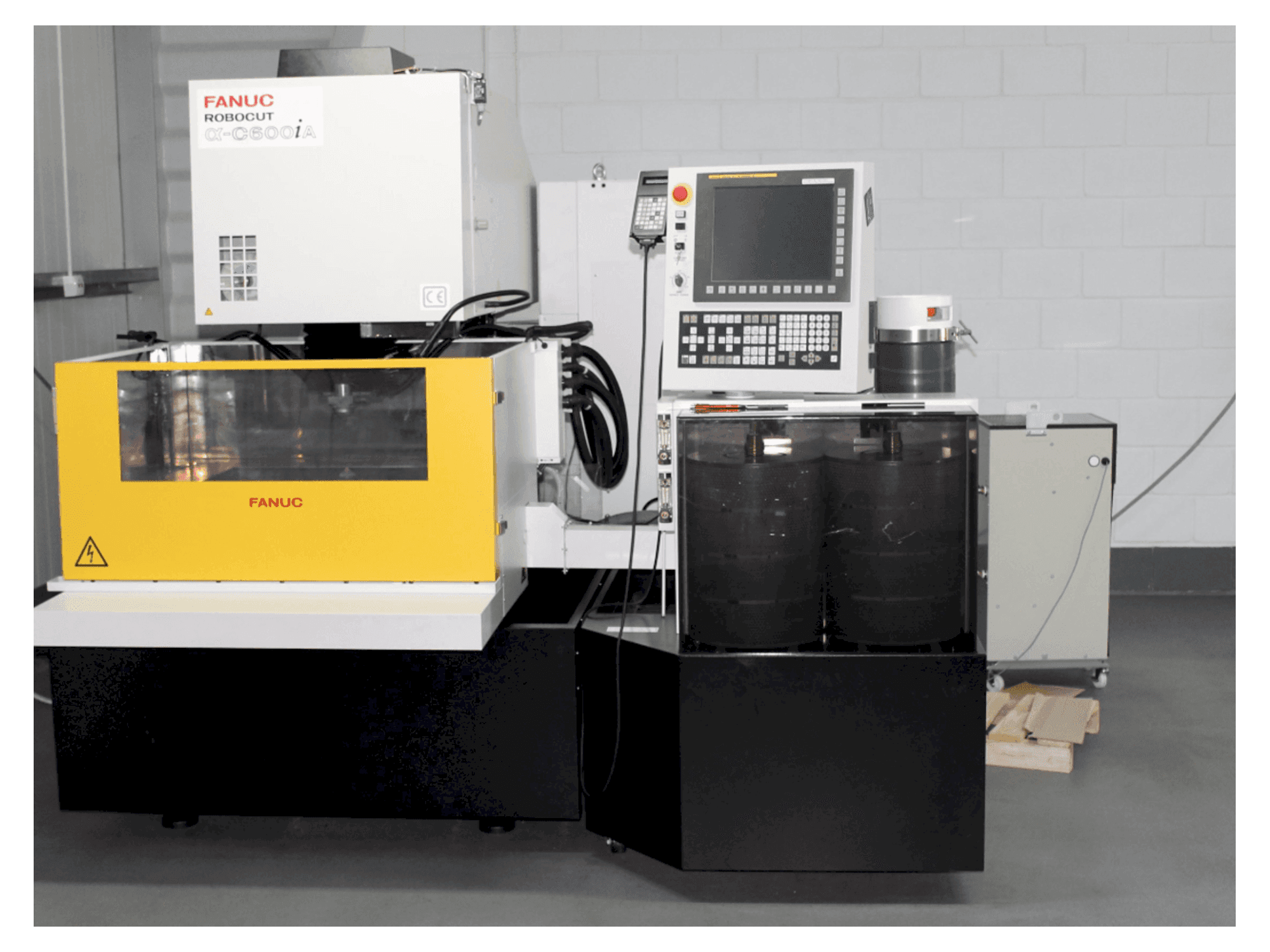 FANUC RoboCut Alfa C600iA-maskinen framifrån