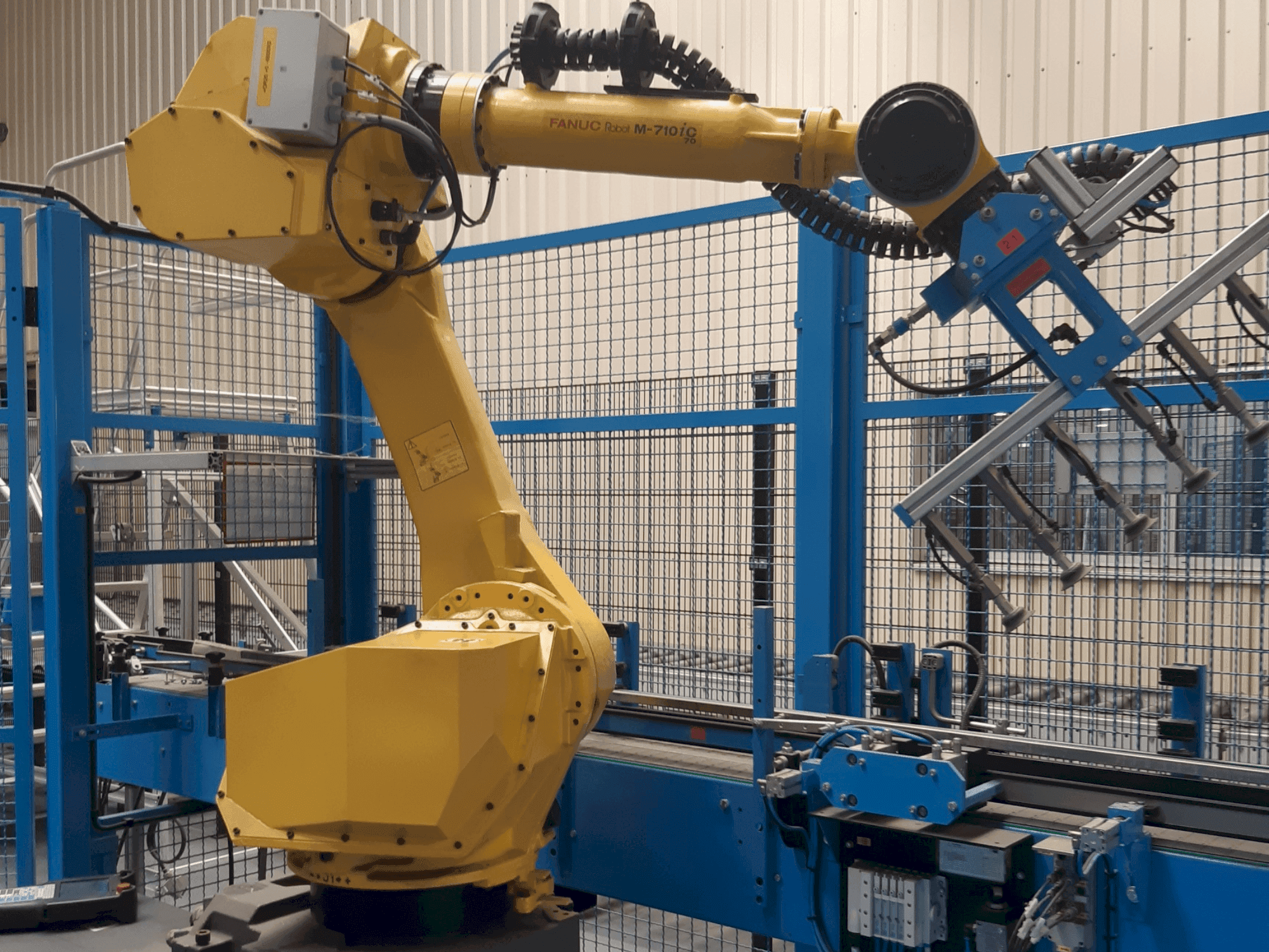 FANUC M-710iC-maskinen framifrån
