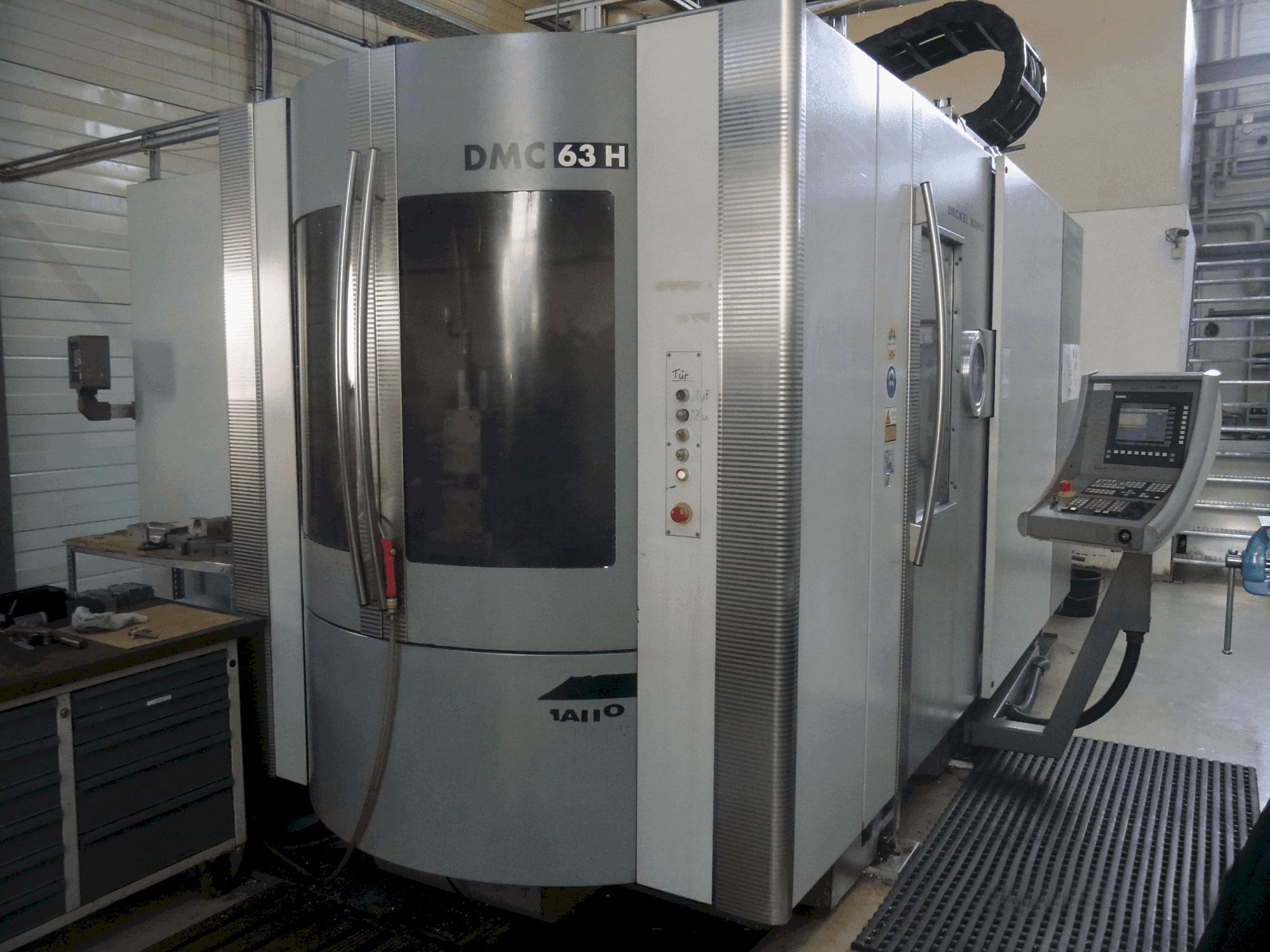 DECKEL MAHO DMC 63 H-maskinen framifrån