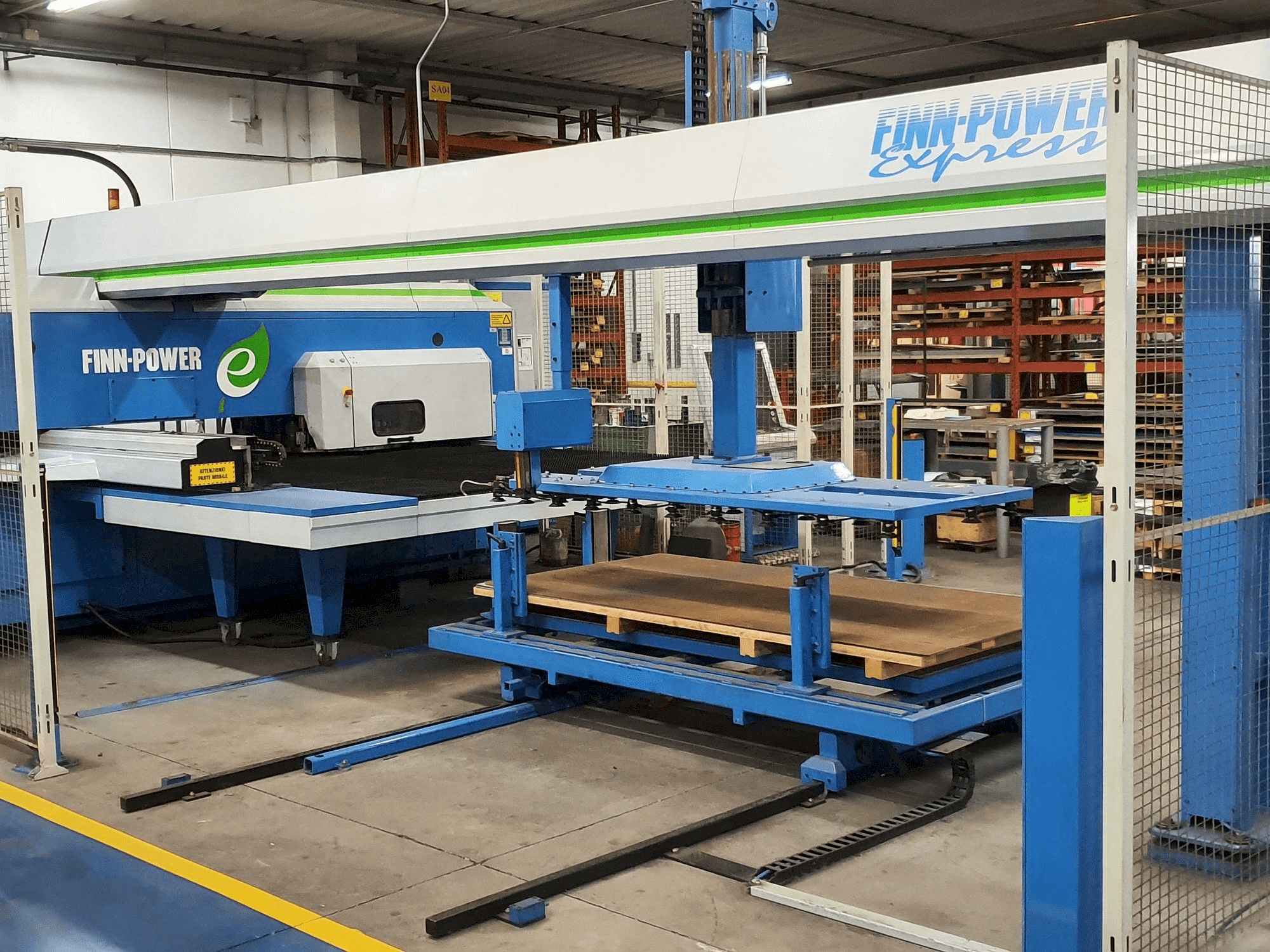 Finn-Power E5 U-maskinen framifrån