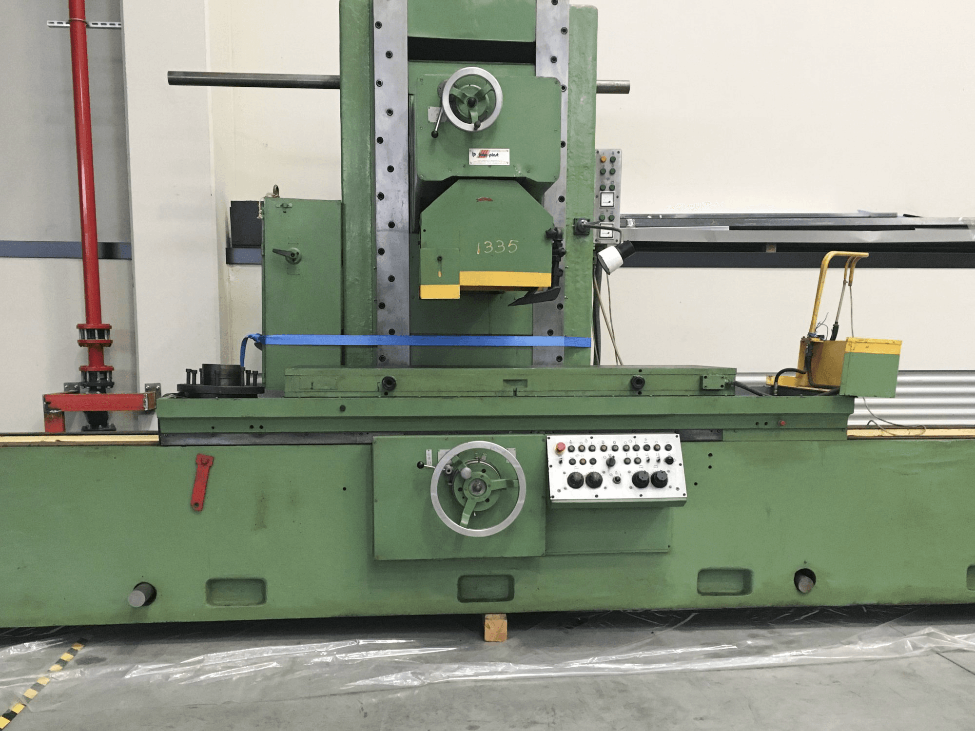 Inter-plast-maskinen framifrån3 D 725