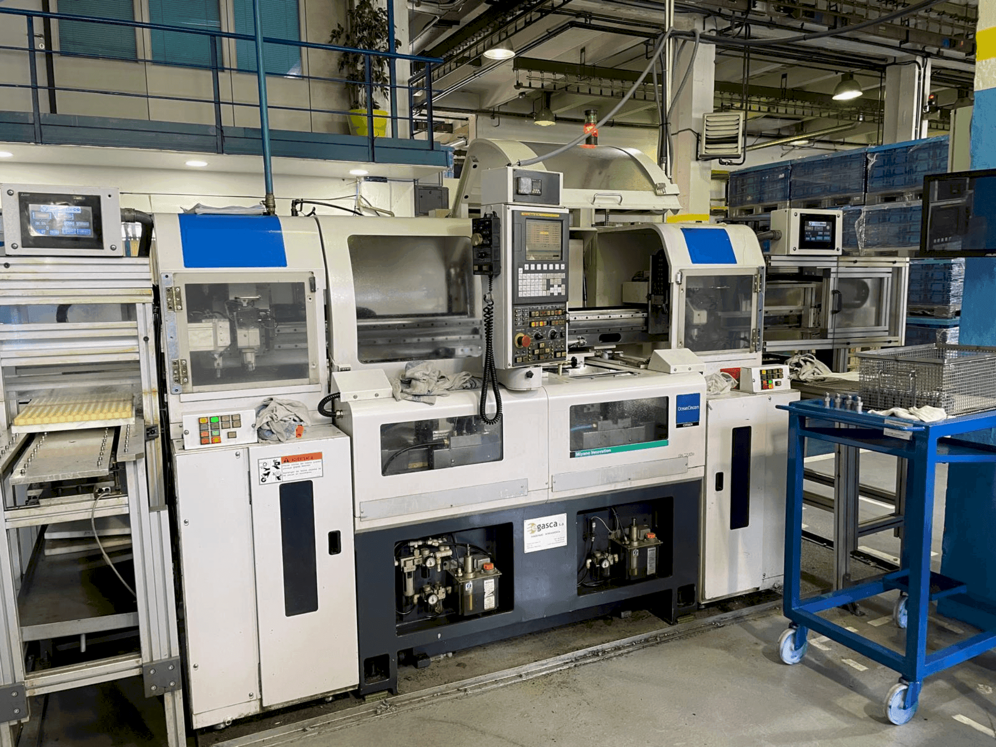 Miyano GN-3200W-maskinen framifrån