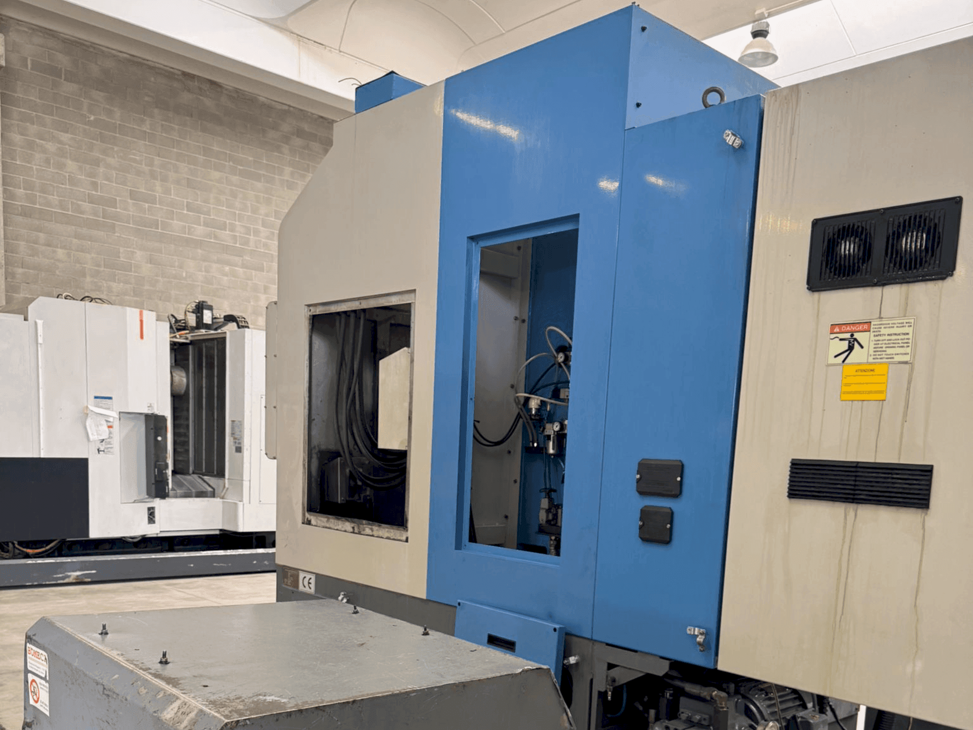 HYUNDAI KIA Hyundai HiT V5R-maskinen framifrån