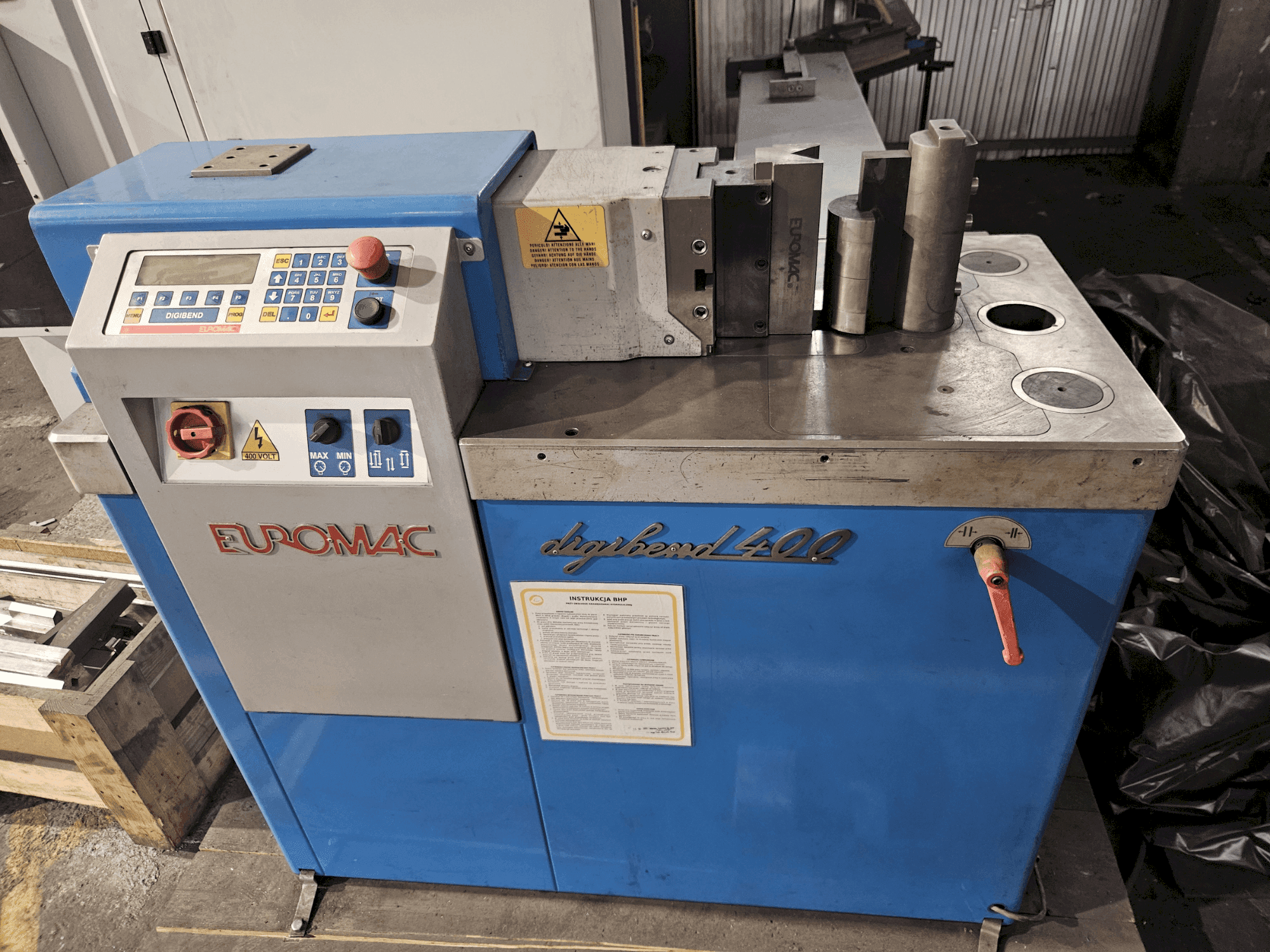 Euromac DIGIBEND 400 CNC-maskinen framifrån