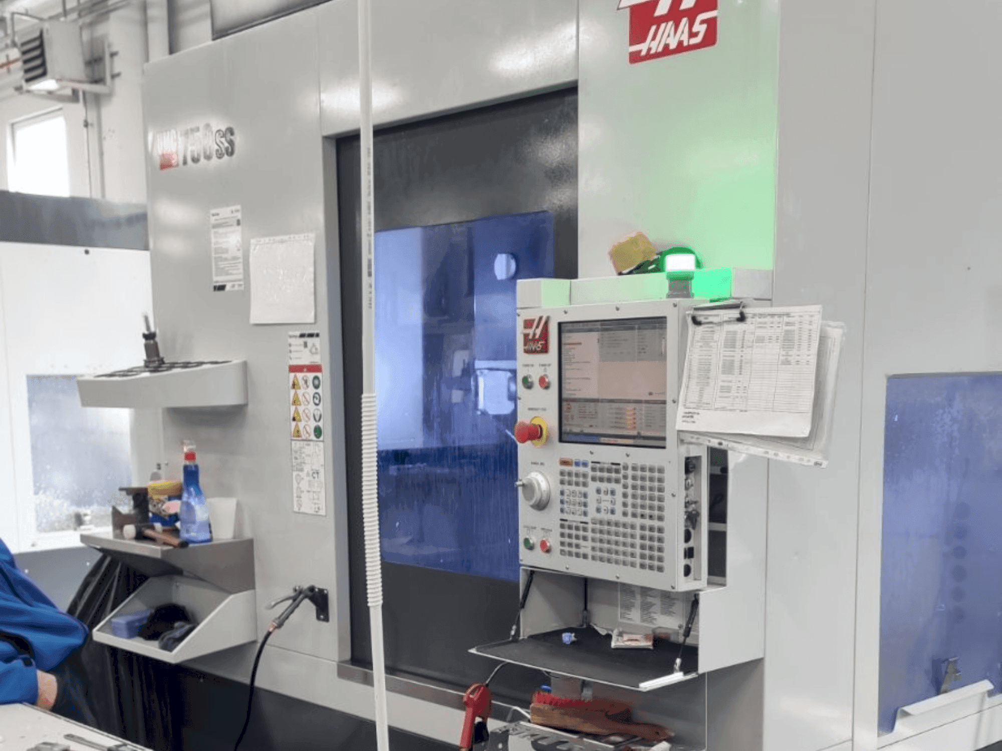 HAAS UMC-750SS-maskinen framifrån
