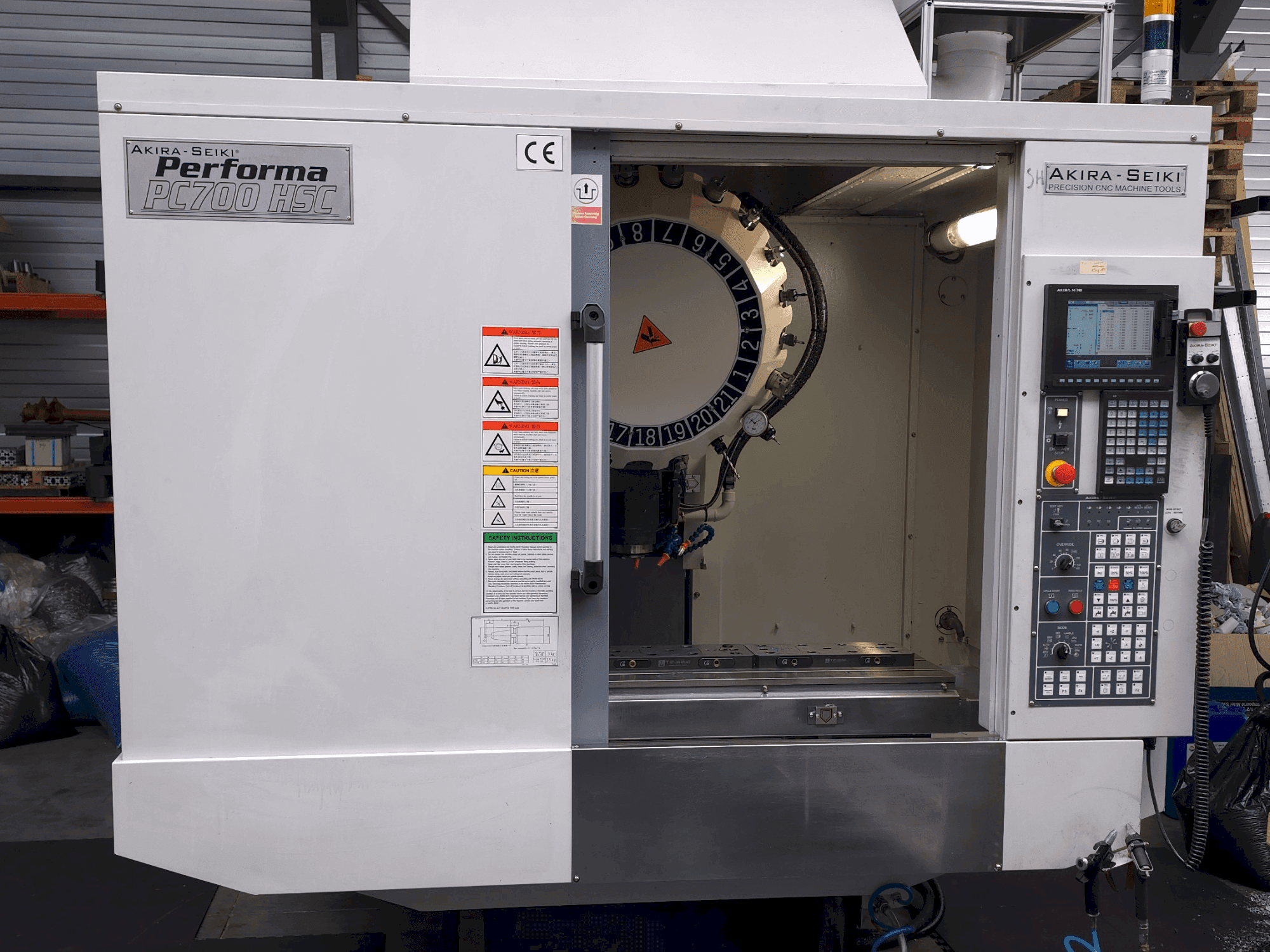 Akira Seiki PC700HSC-maskinen framifrån