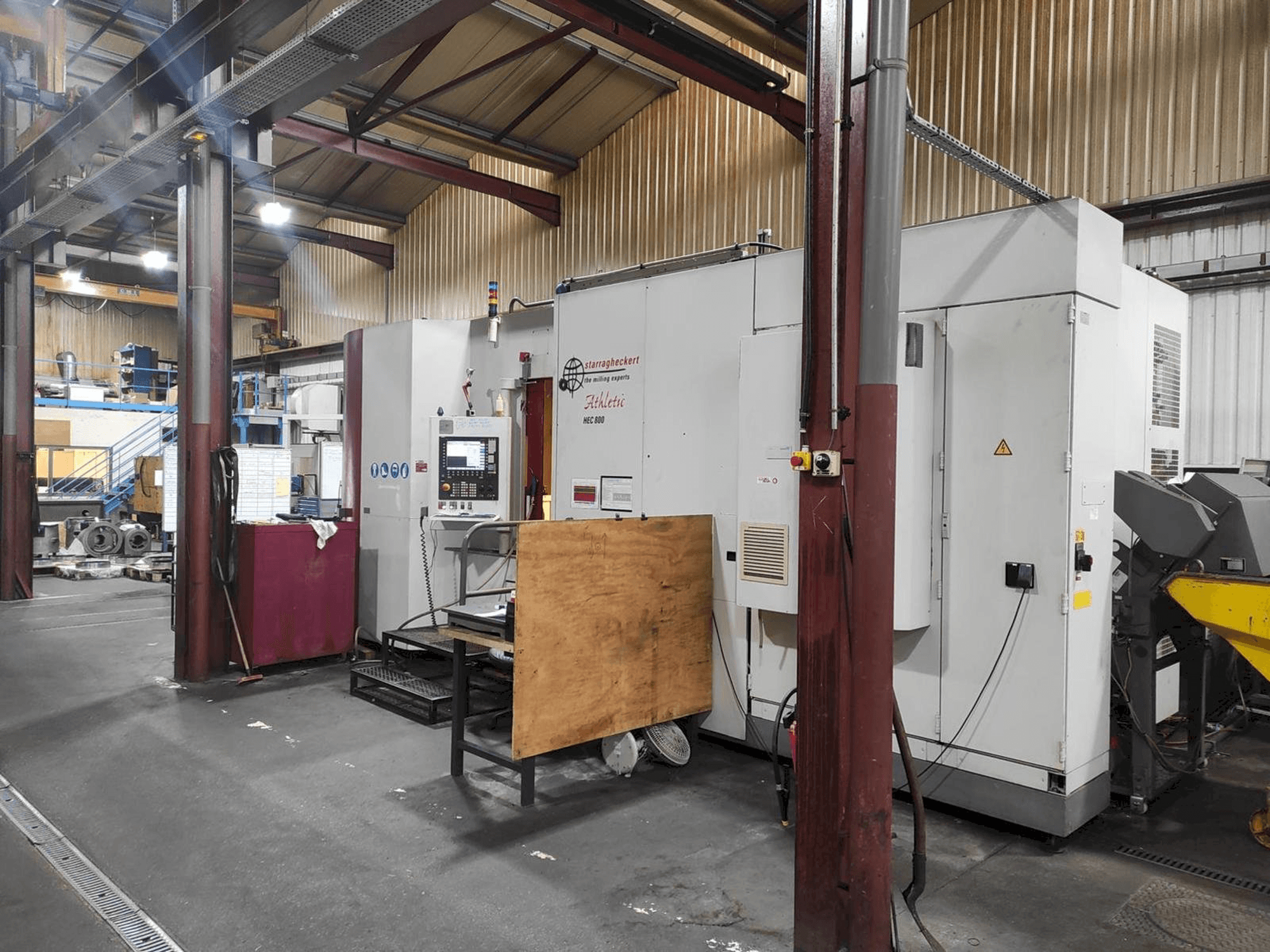 Starrag HEC 800 - 5 AXES-maskinen framifrån