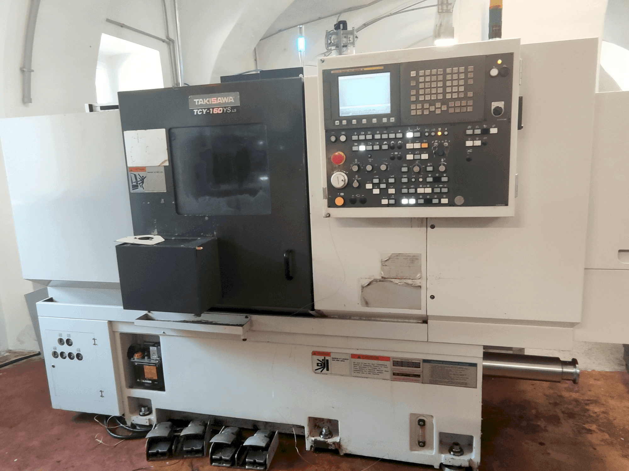 Takisawa TCY-160YS L5-maskinen framifrån