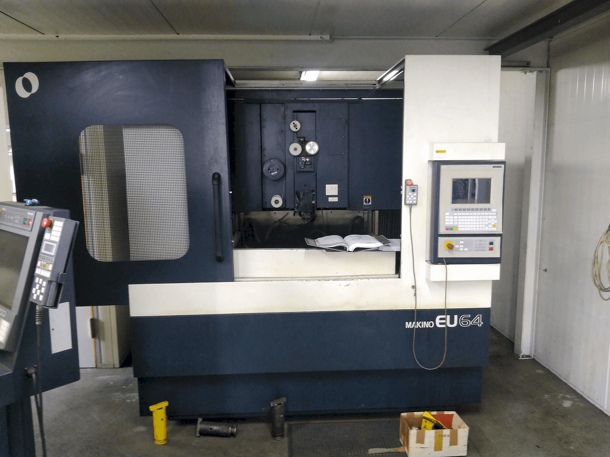 Makino EU64-maskinen framifrån