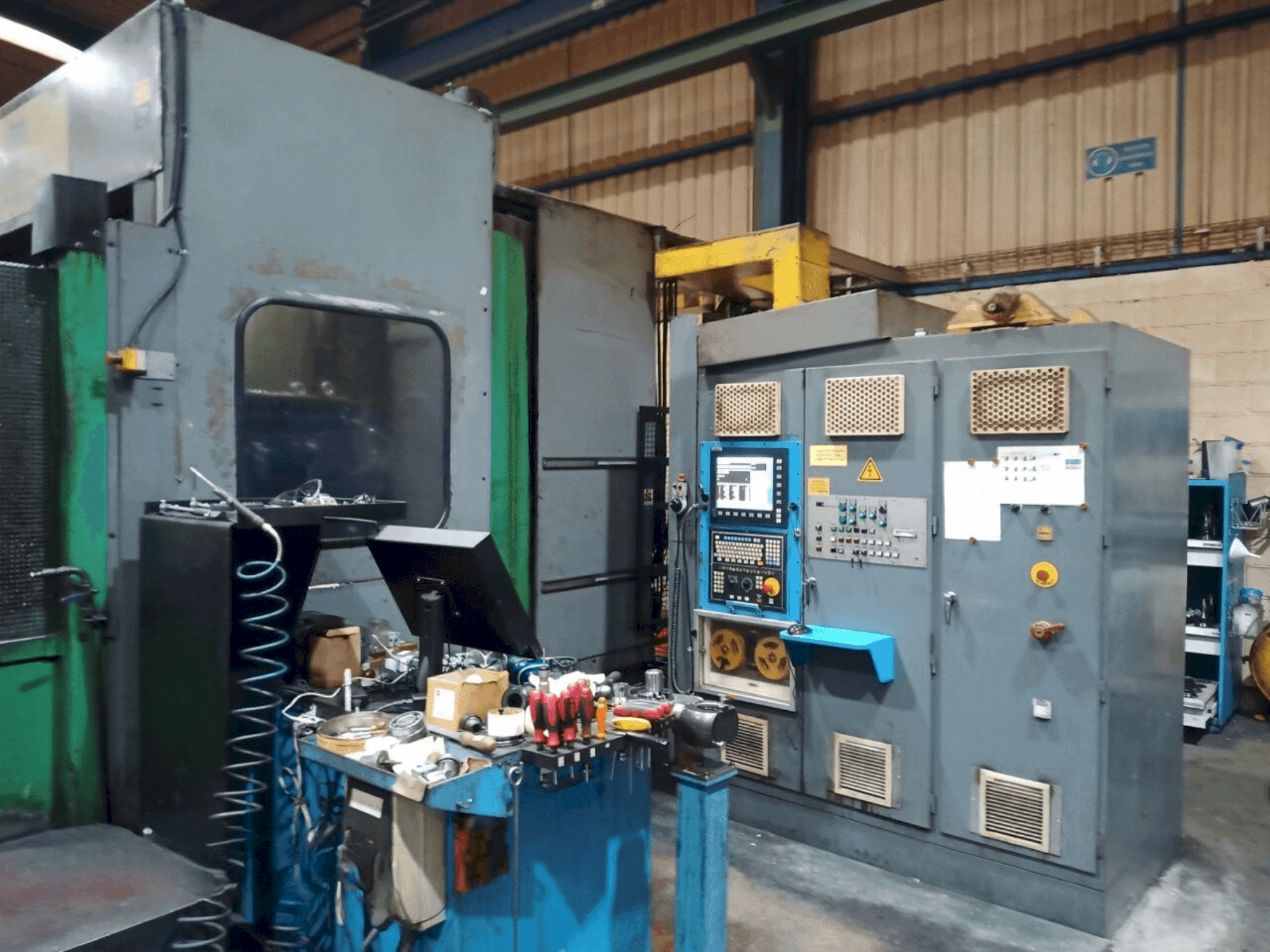 Correa XB-420-maskinen framifrån