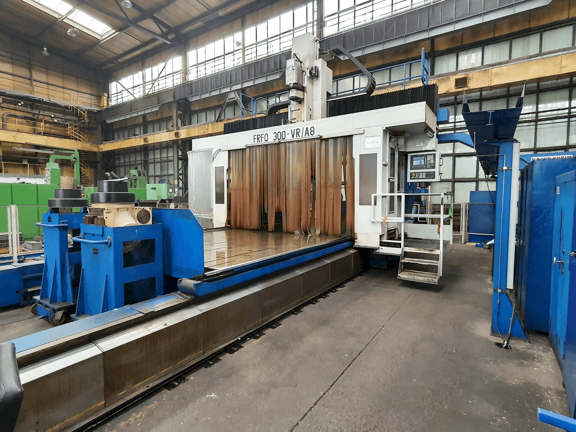 Tos KURZIM FRFQ 300-VK/A8 CNC-maskinen framifrån