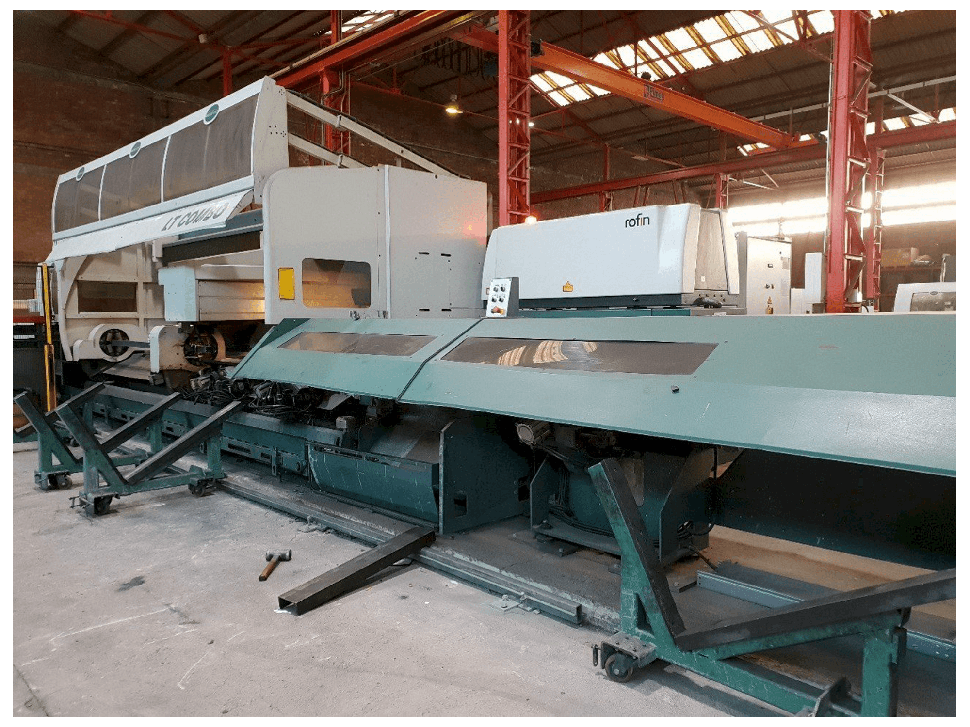 BLM ADIGE-SYS LT COMBO-maskinen sedd från vänster sida