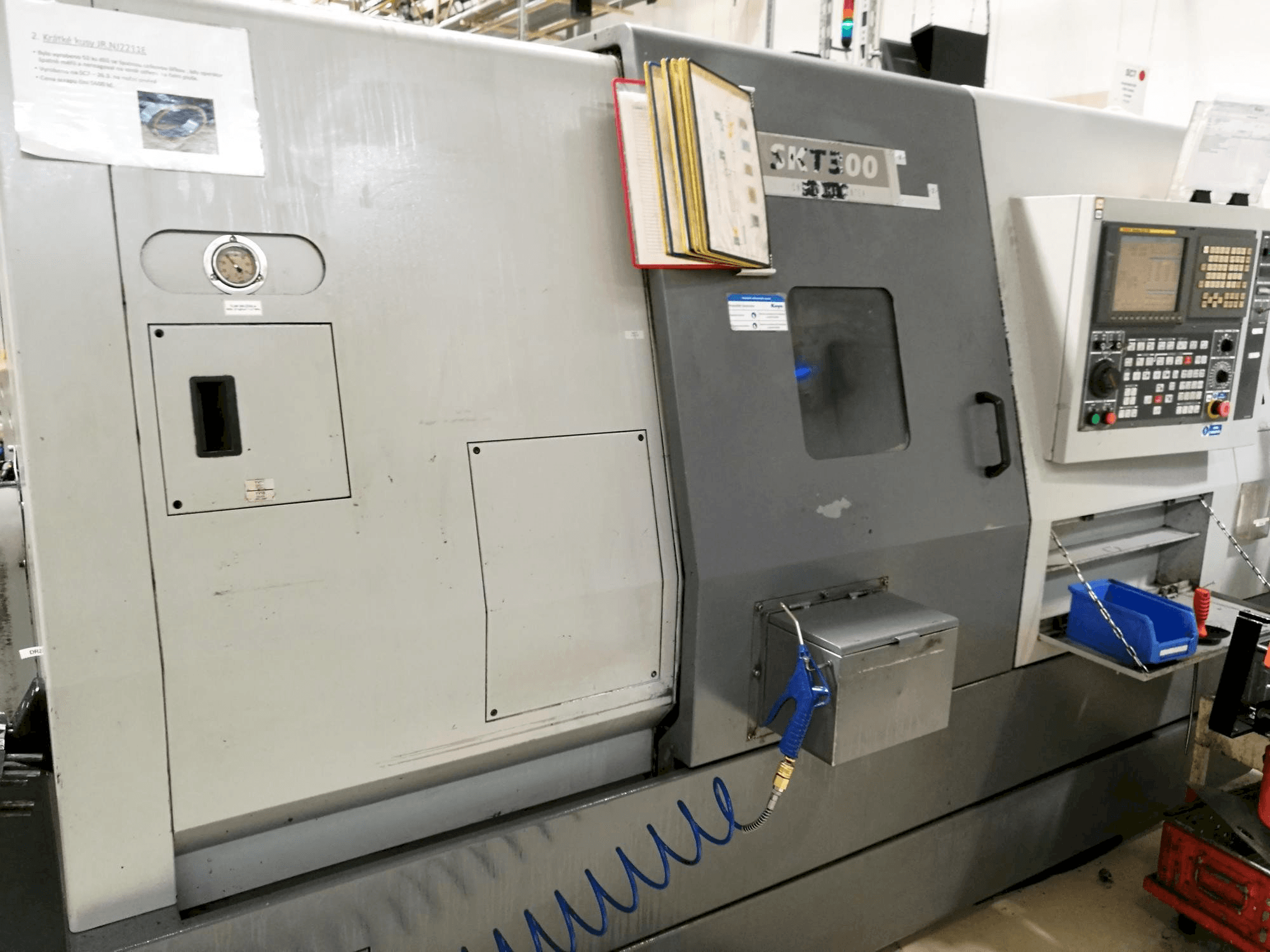 Hyundai Kia SKT 300-maskinen framifrån