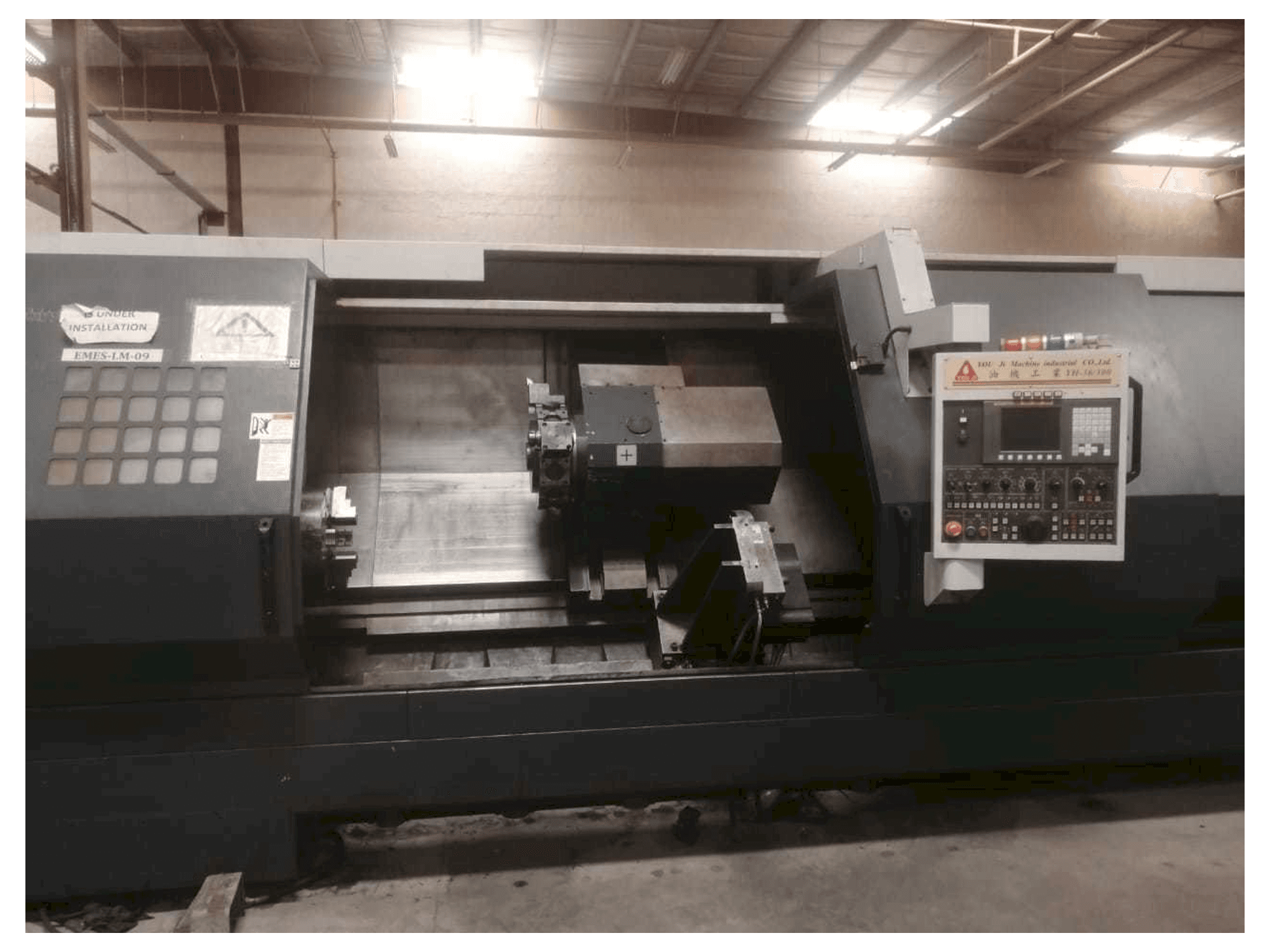 YOU JI YH-36+C/300-maskinen framifrån