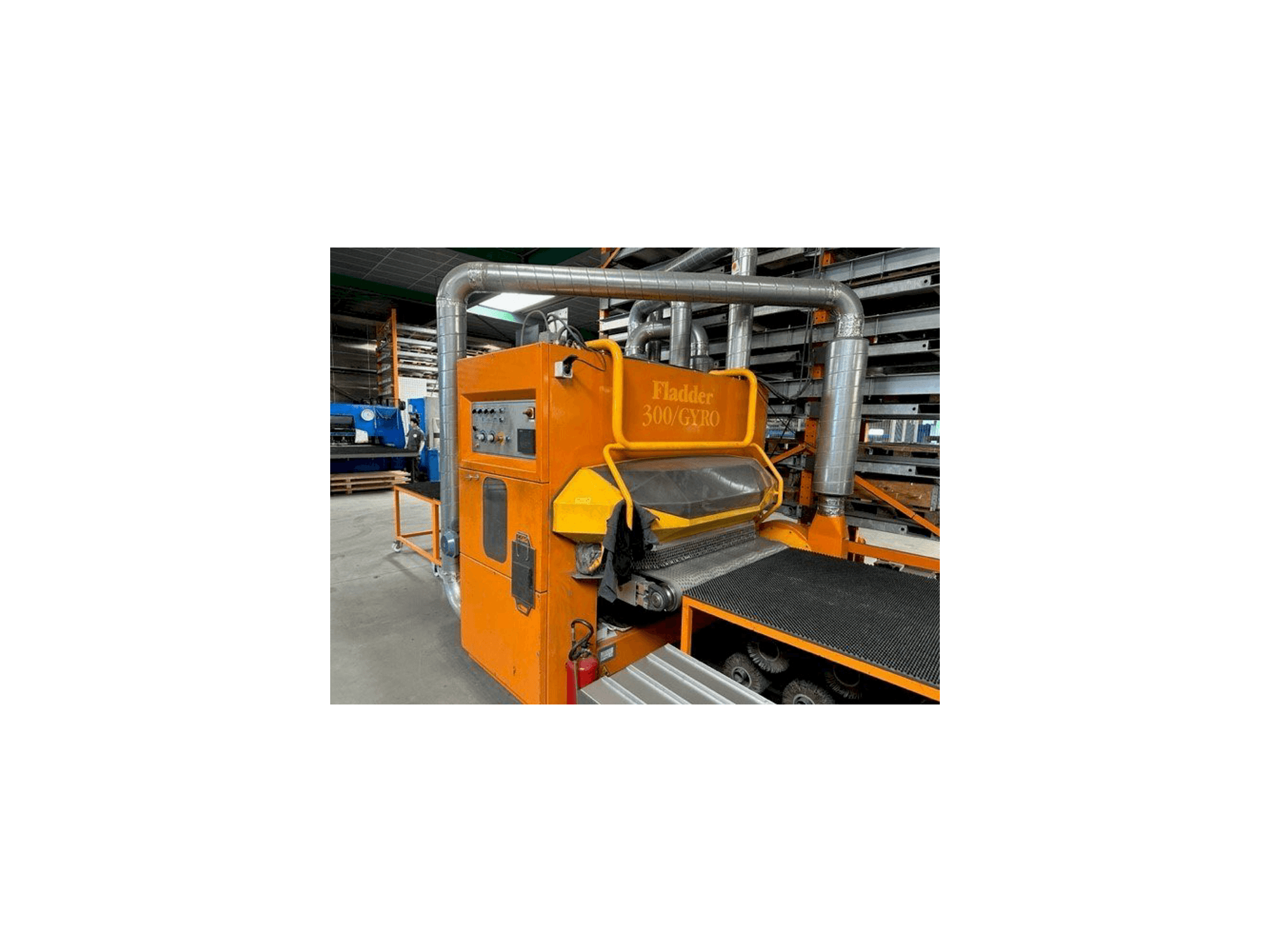 Fladder 300/GYRO-1300 VAC-maskinen framifrån