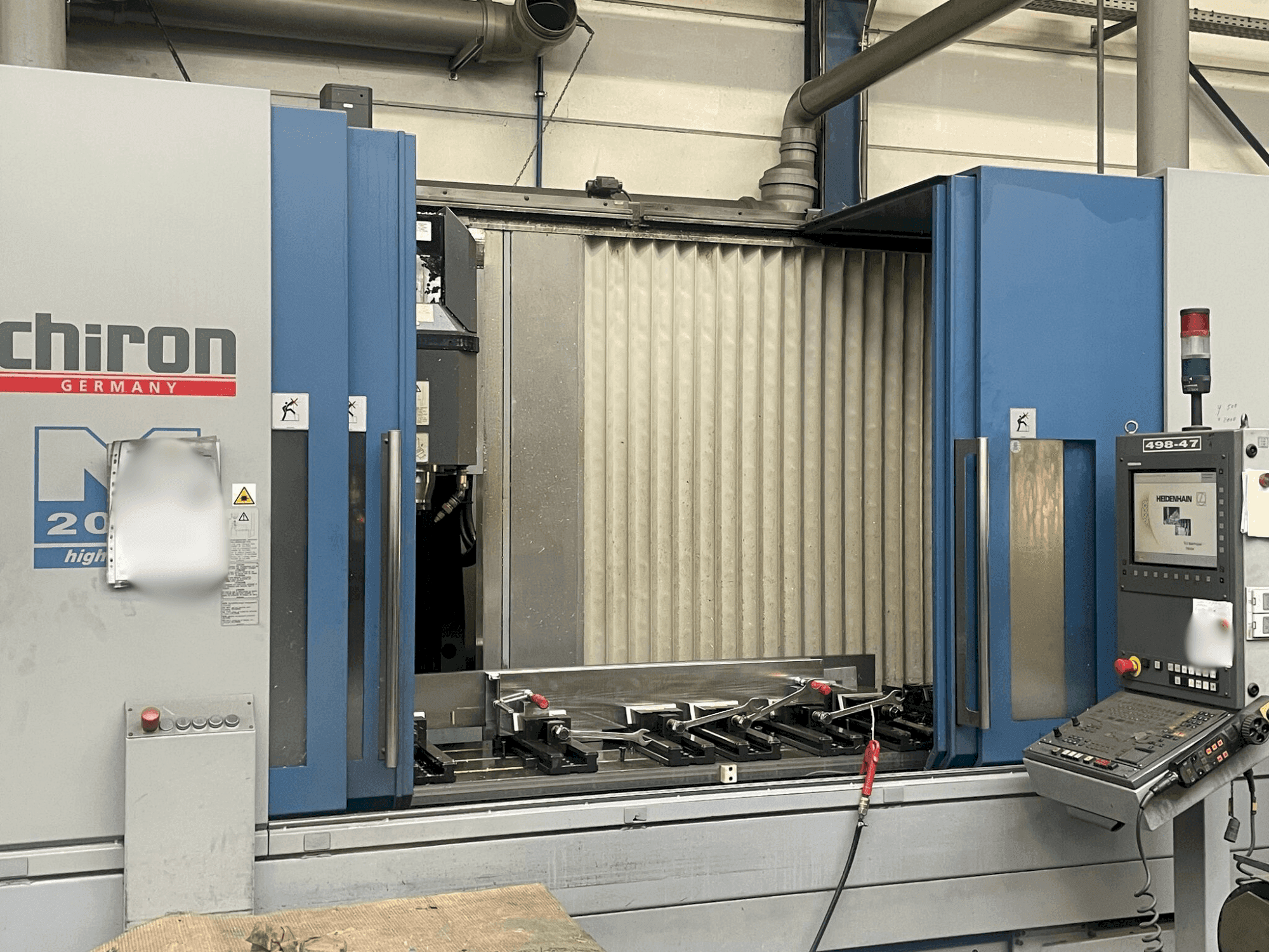 CHIRON Mill 2000-maskinen framifrån