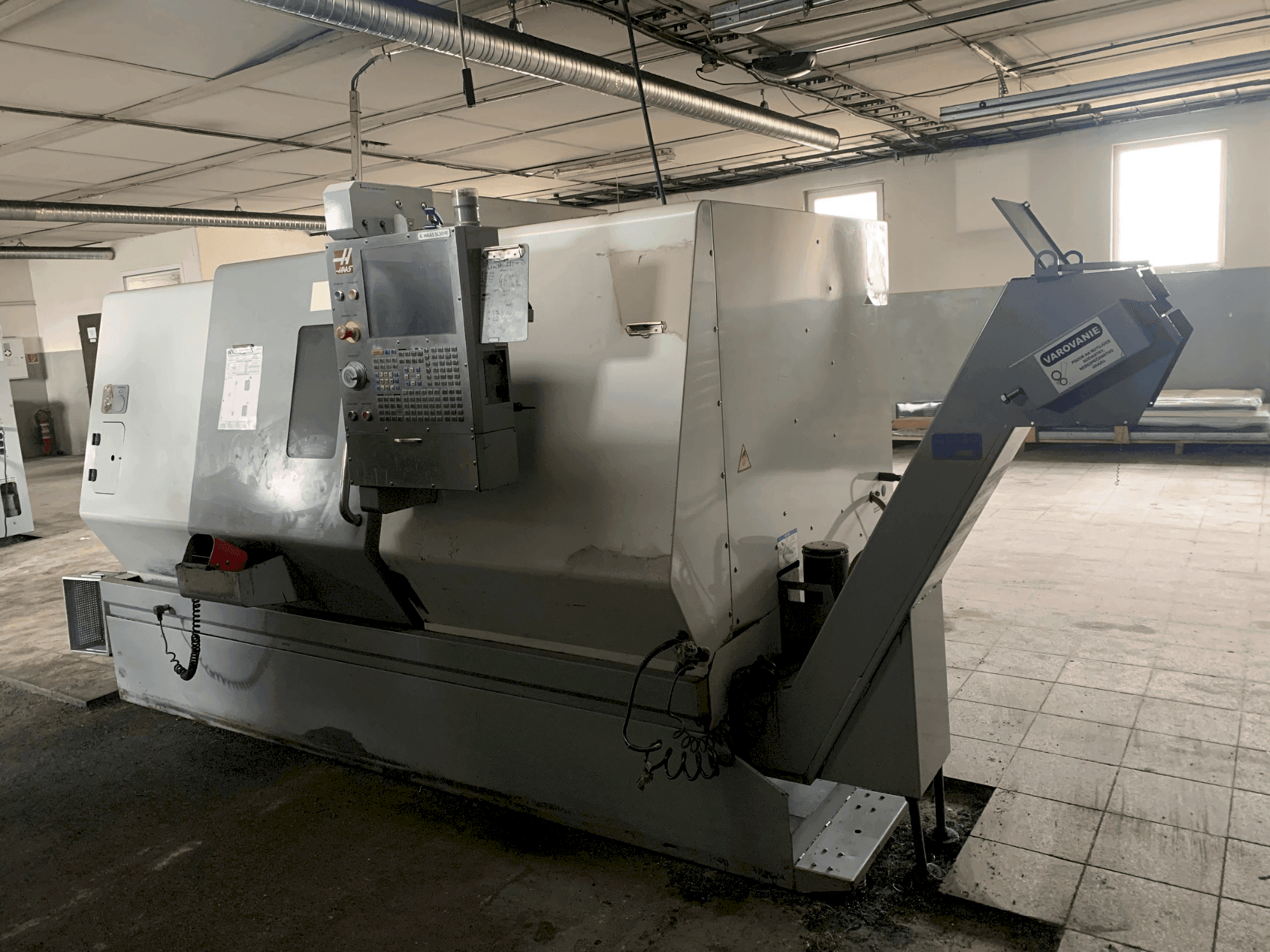 HAAS HAAS SL-30HE-maskinen framifrån