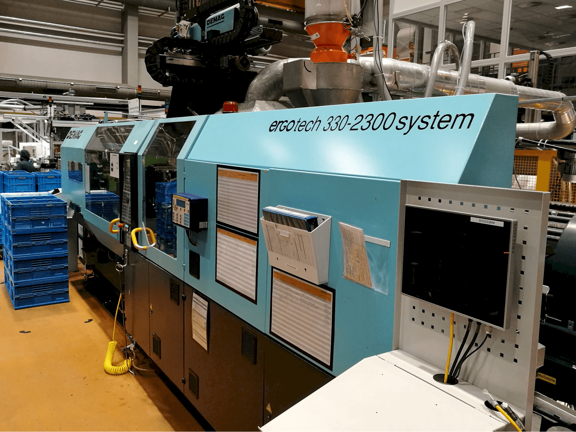 DEMAG-maskinen sedd från högerErgotech 330-2300