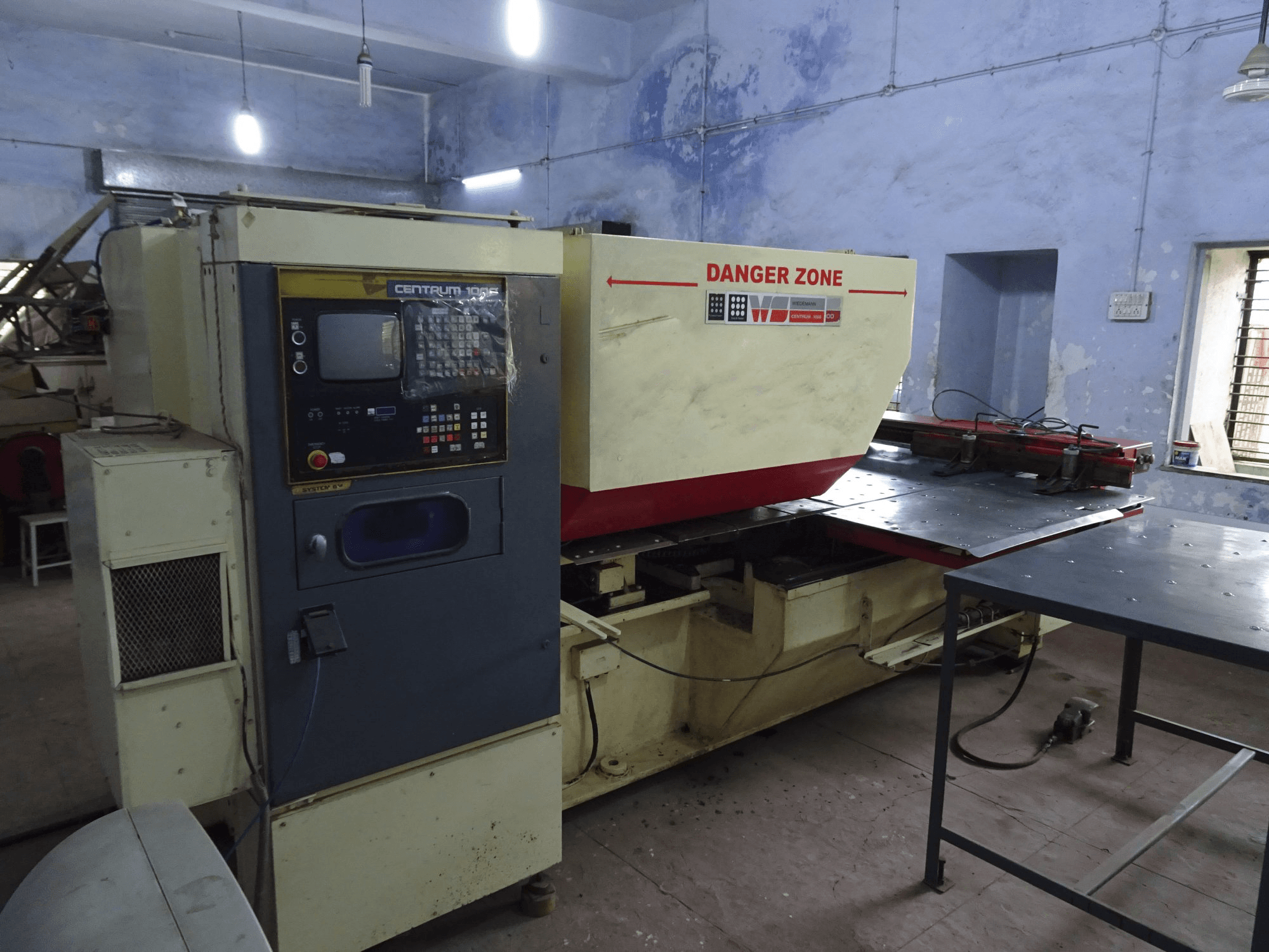 Murata Wiedemann-maskinen sedd från vänsterC-1000