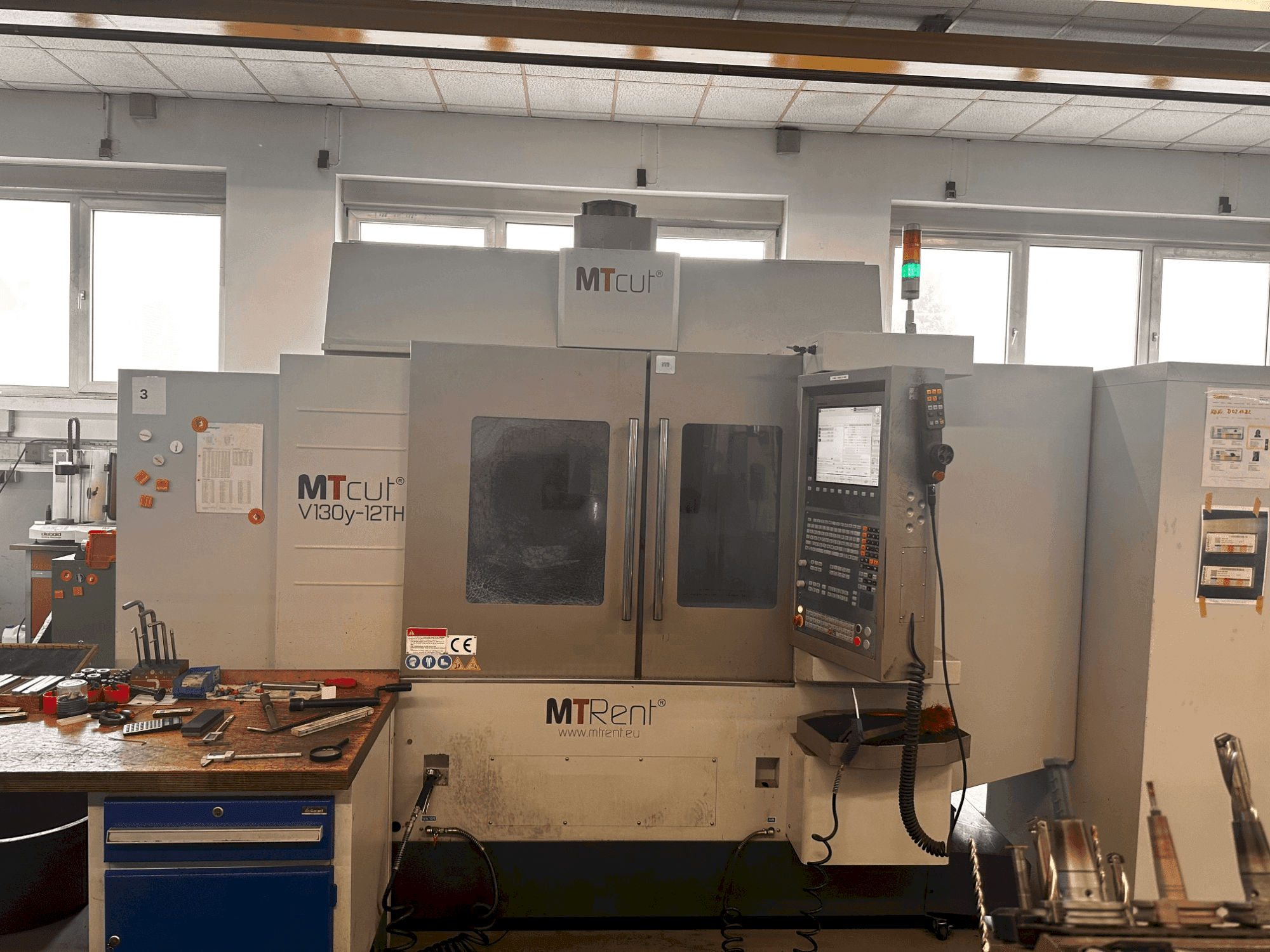 MTcut V130y-12TH-maskinen framifrån