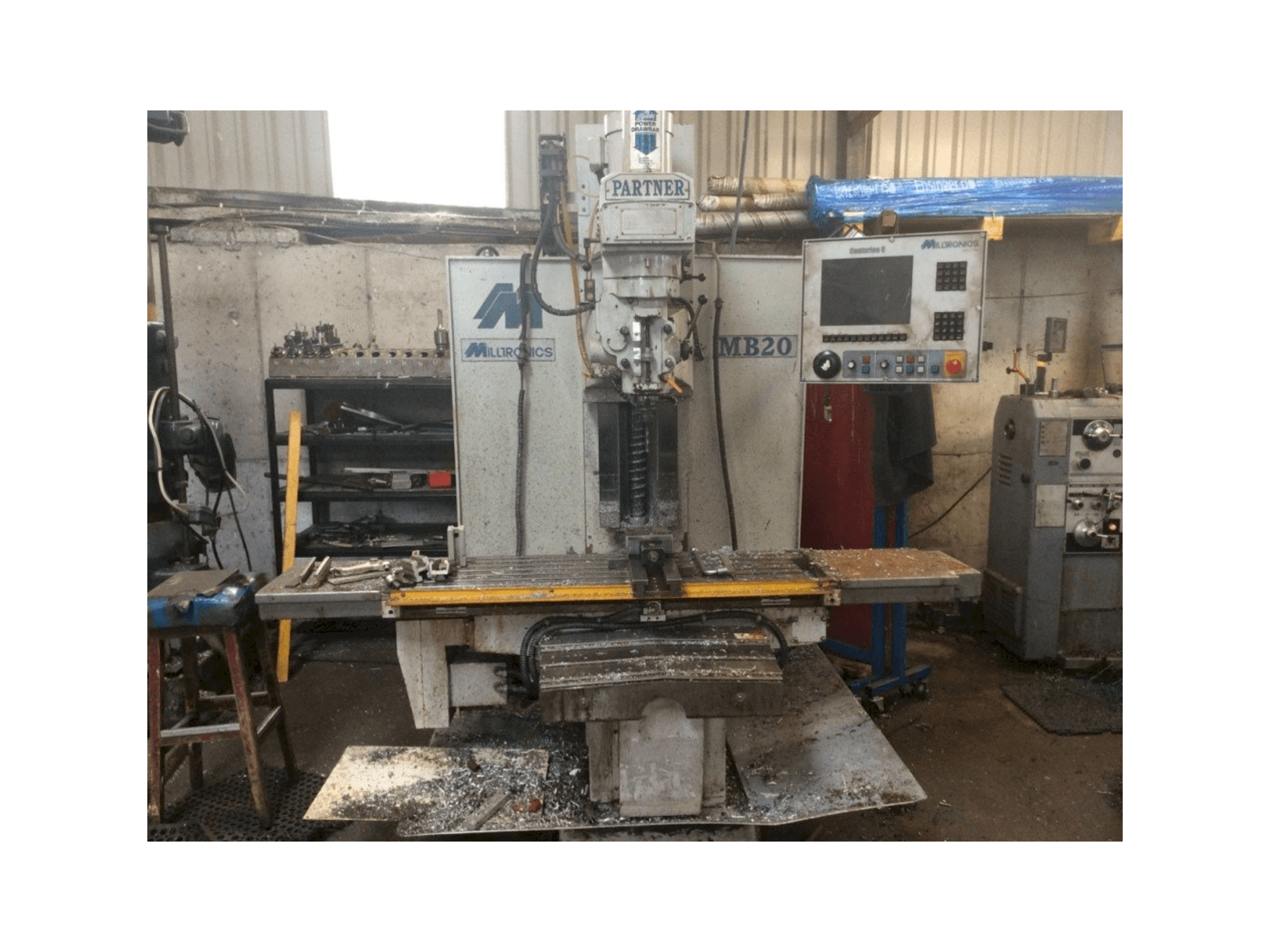 MILLTRONICS MB20-maskinen framifrån