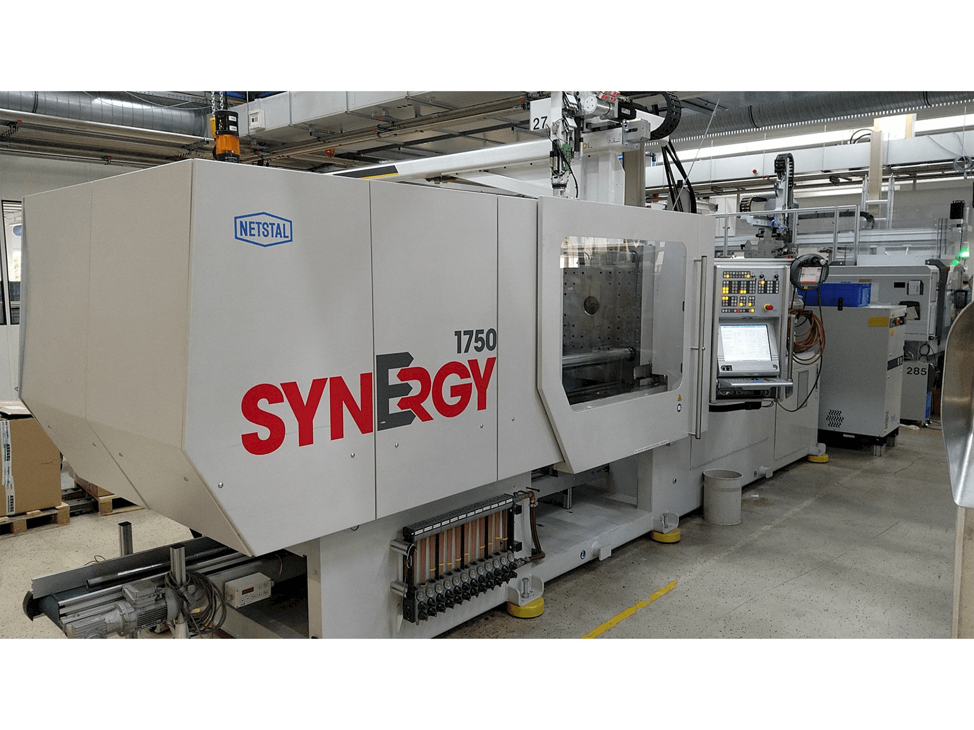 Netstal SynErgy 1750-600-maskinen framifrån