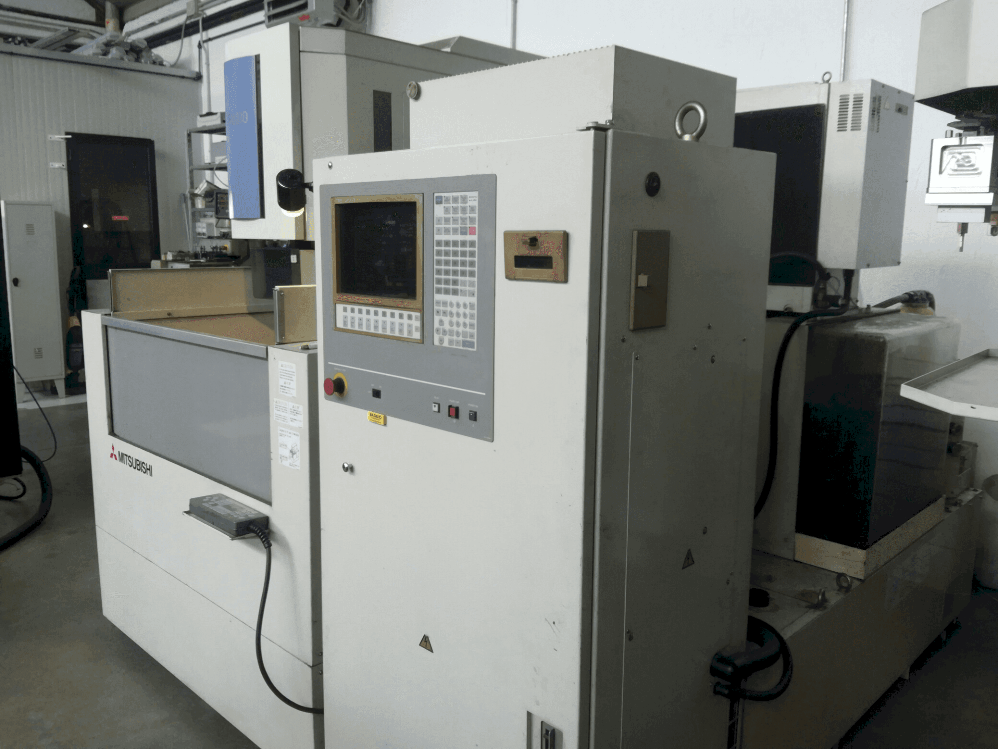 Mitsubishi FX 20-maskinen framifrån