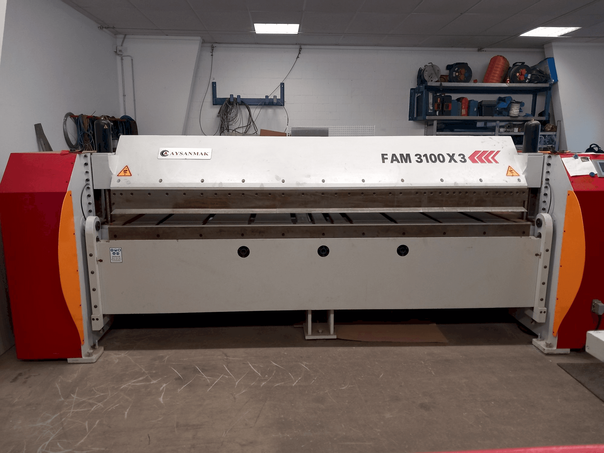 AYSANMAK FAM 3100 X3-maskinen framifrån
