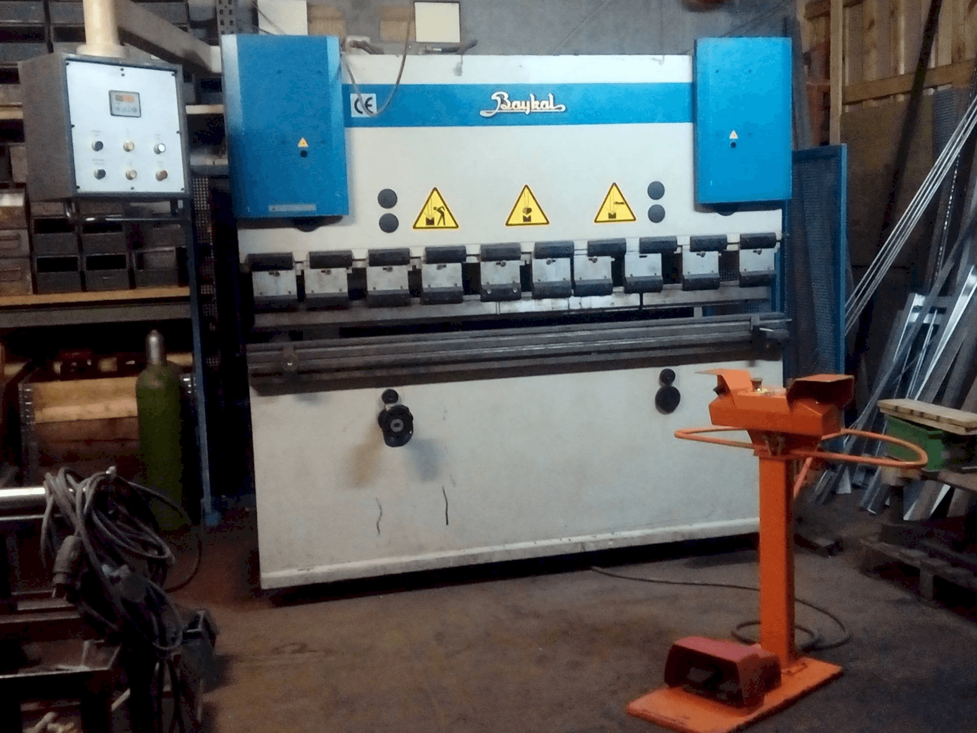 Baykal APH-2103/40-maskinen framifrån