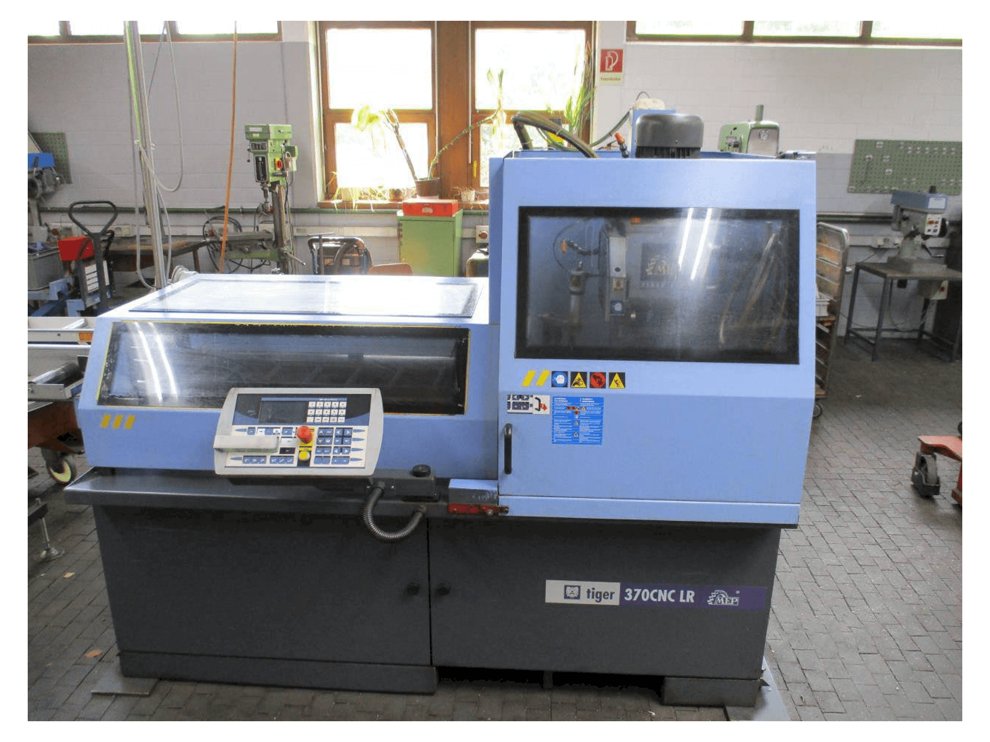 MEP TIGER 370 CNC - LR-maskinen framifrån