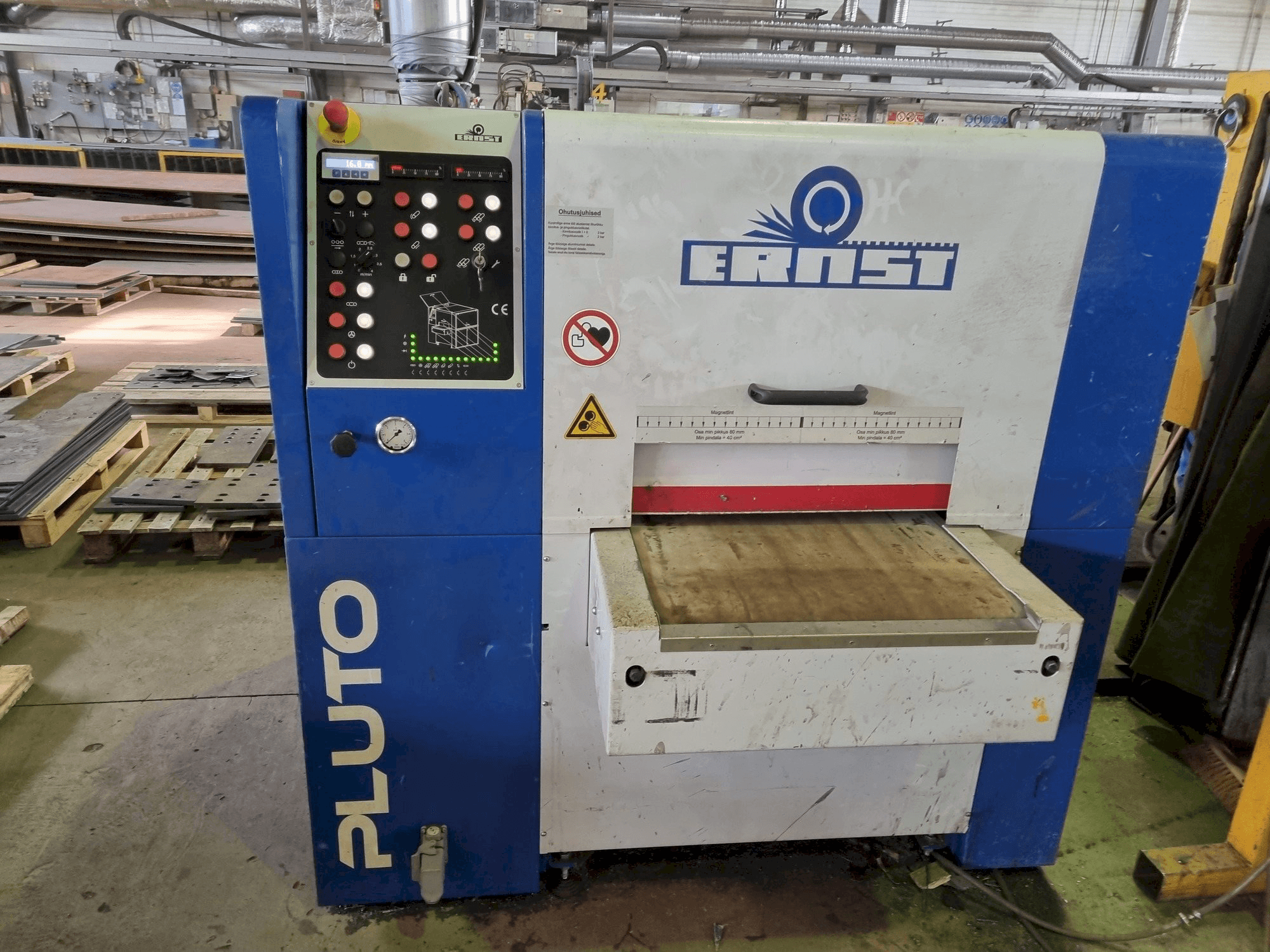 ERNST PLUTO ELL 600-maskinen framifrån