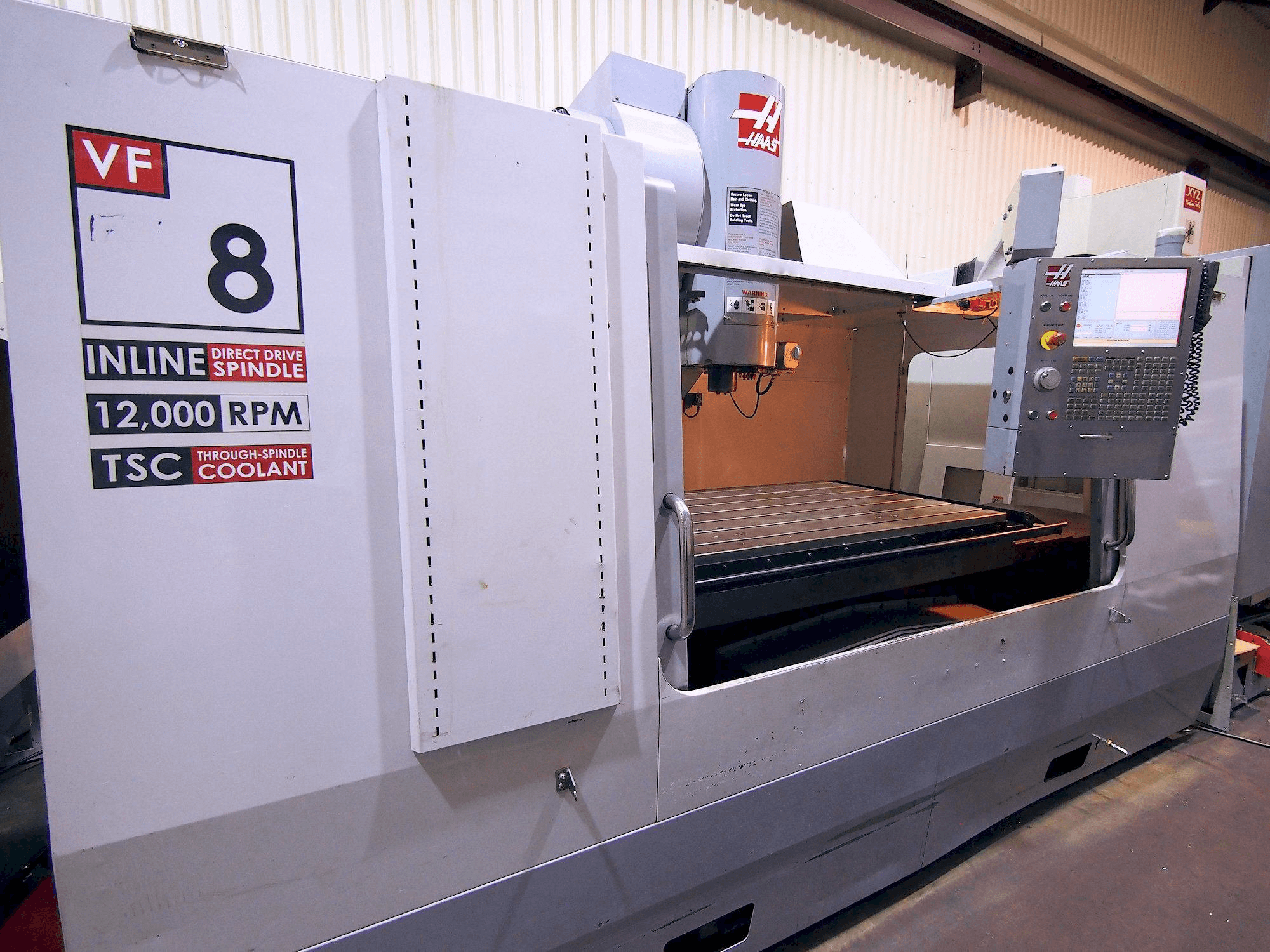 HAAS VF-8/40 CE-maskinen framifrån