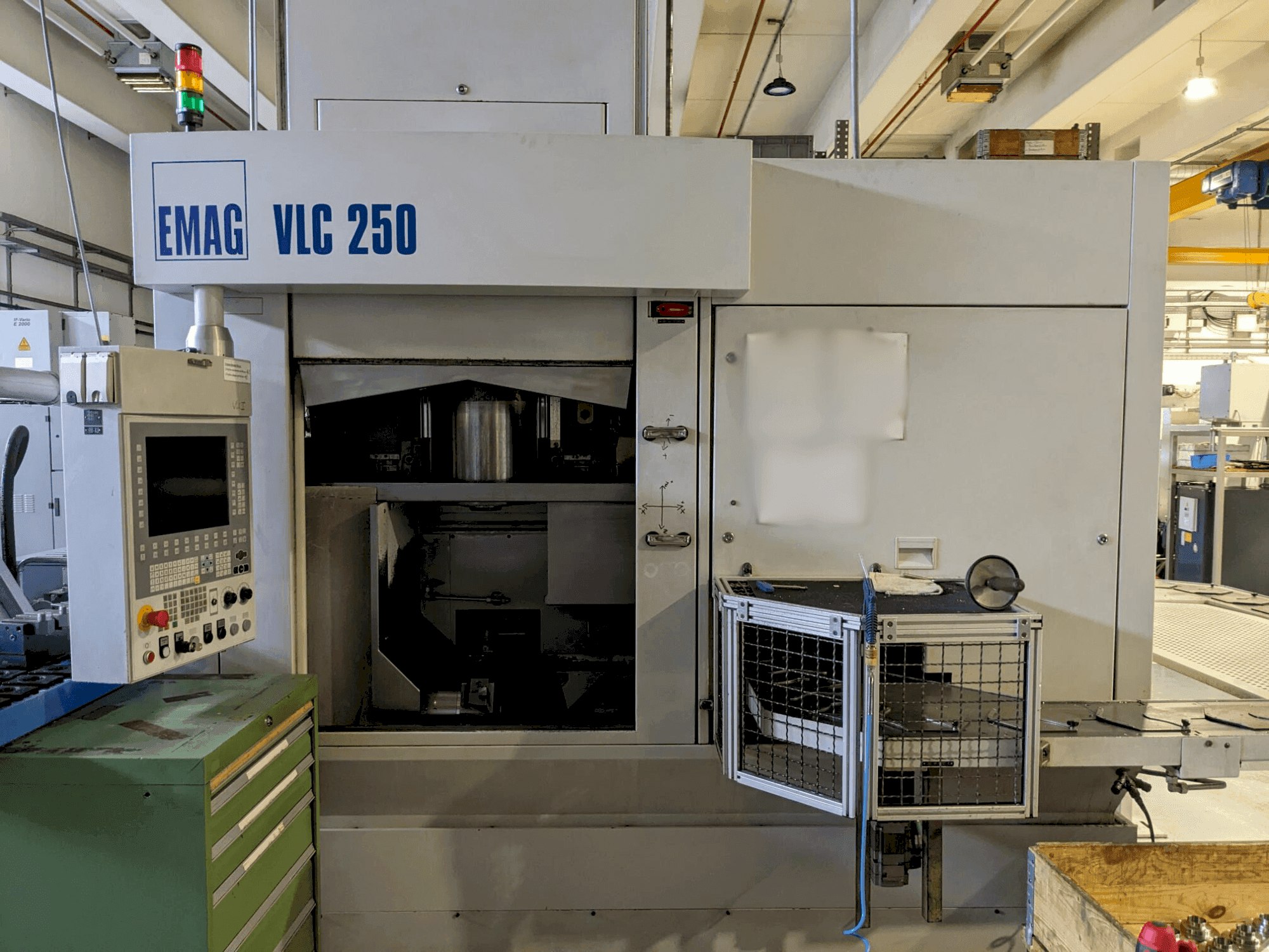 EMAG VLC 250-maskinen framifrån